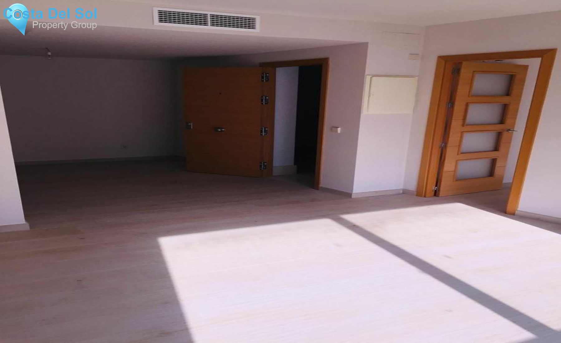 Middle Floor Apartment in Estepona-1183897