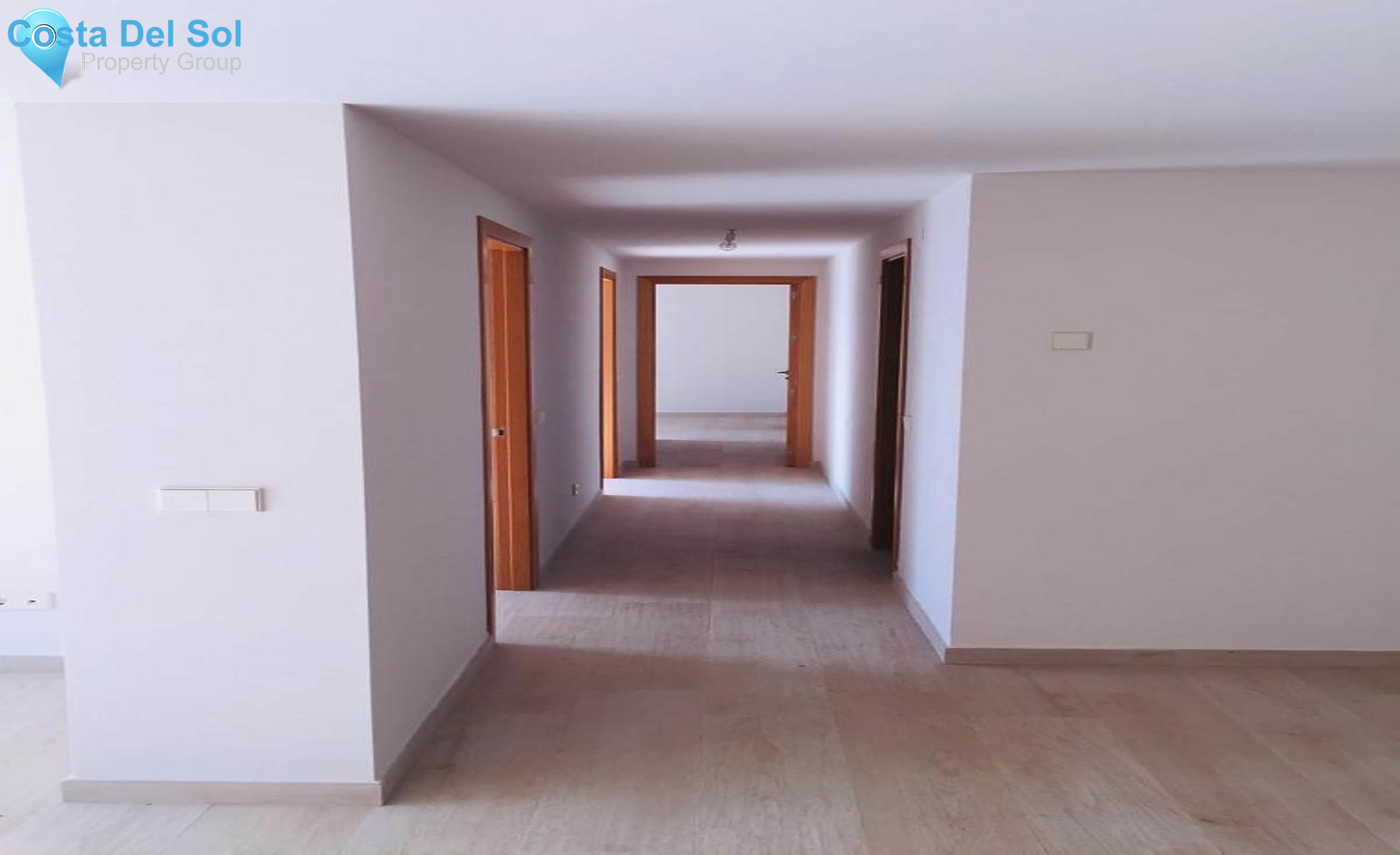 Middle Floor Apartment in Estepona-1183900