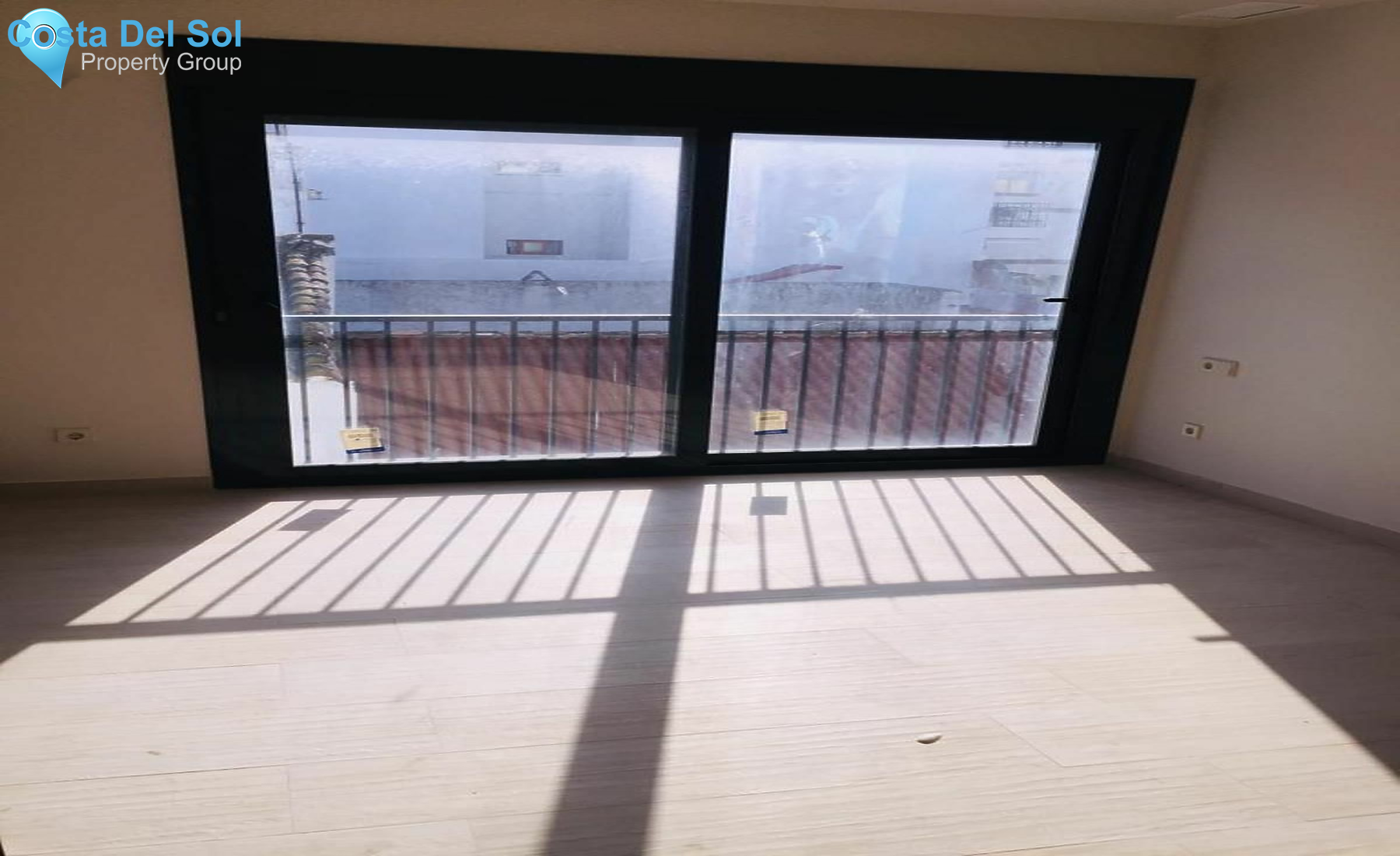 Middle Floor Apartment in Estepona-1183901