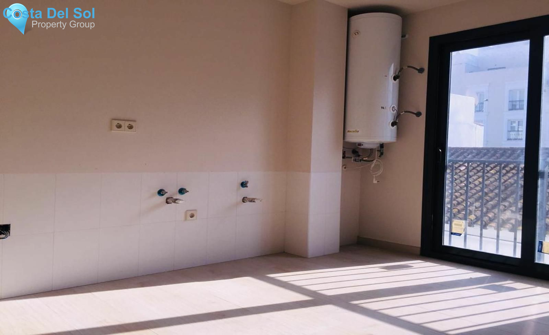 Middle Floor Apartment in Estepona-1183902