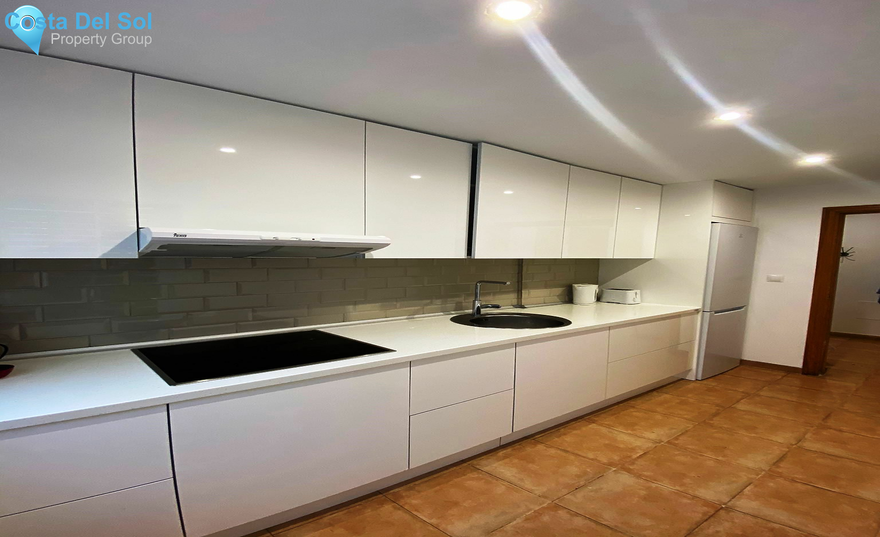 Middle Floor Apartment in Estepona-1185690