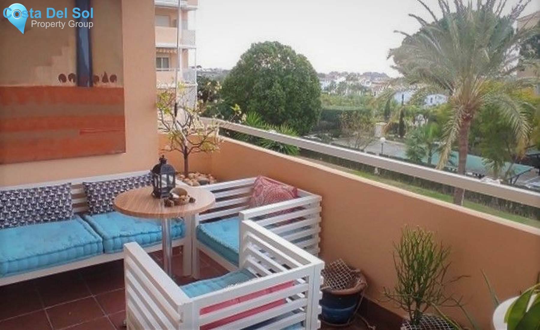 Middle Floor Apartment in Estepona