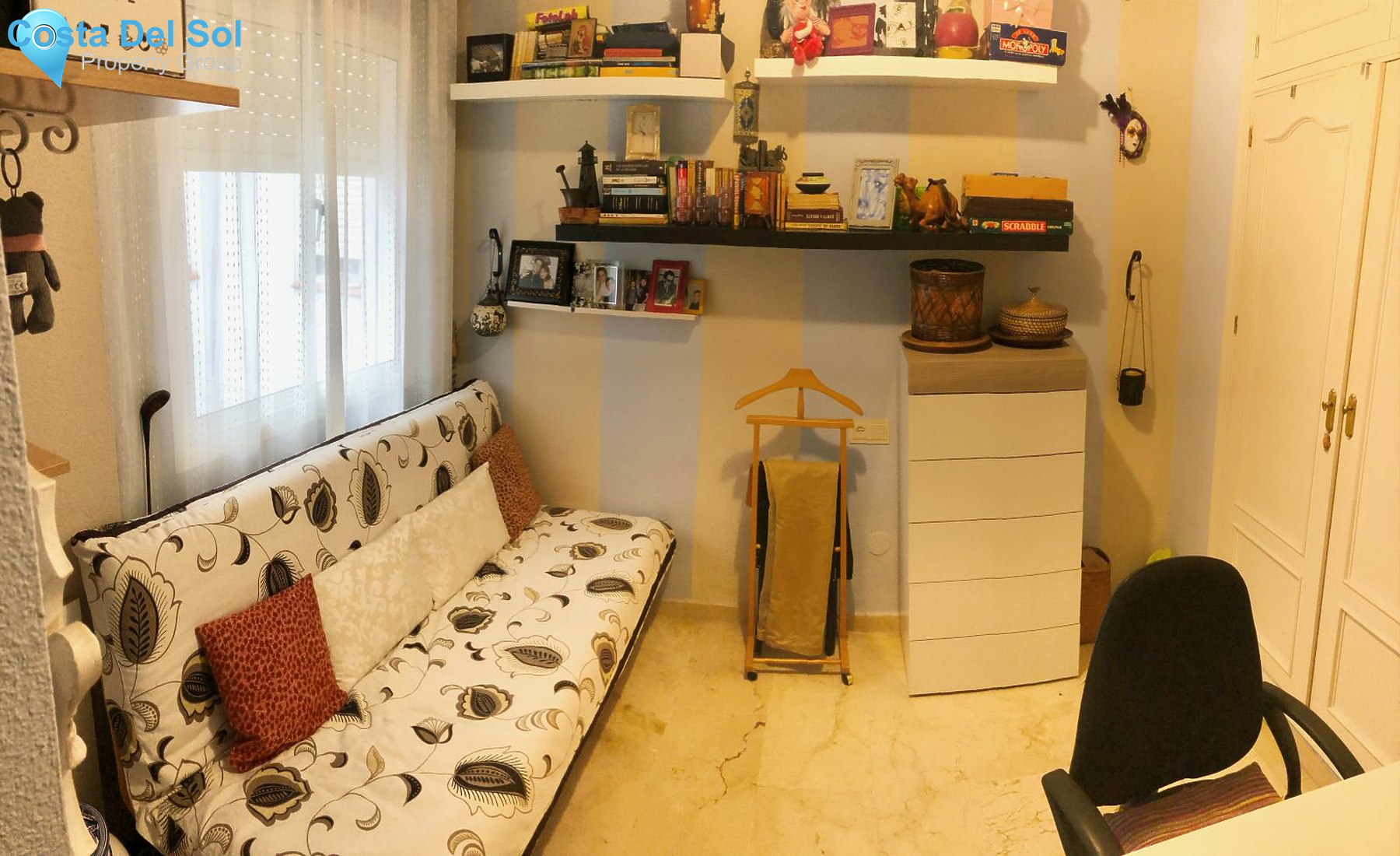 Middle Floor Apartment in Estepona-1191065