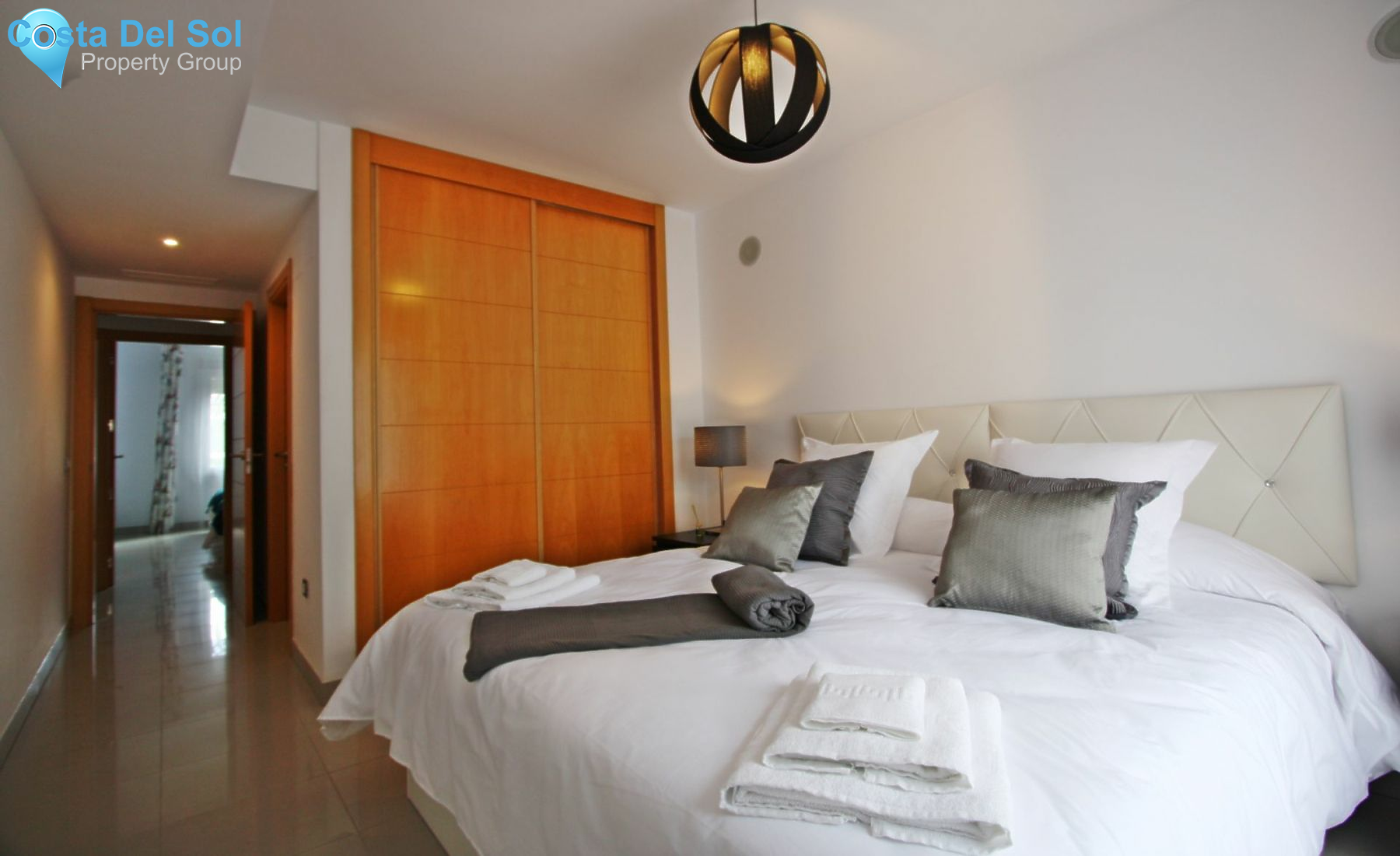 Middle Floor Apartment in Estepona-1192626