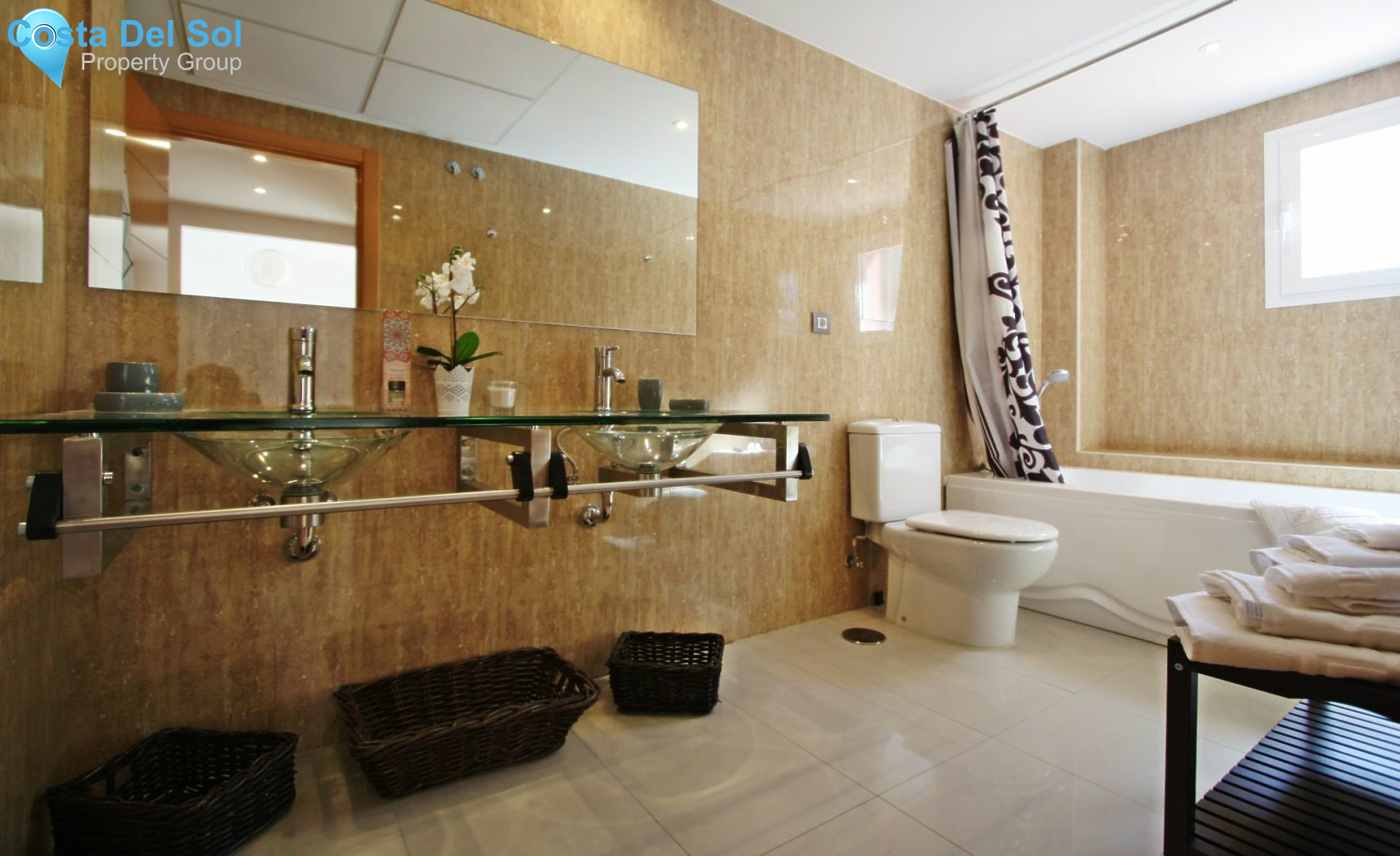 Middle Floor Apartment in Estepona-1192631