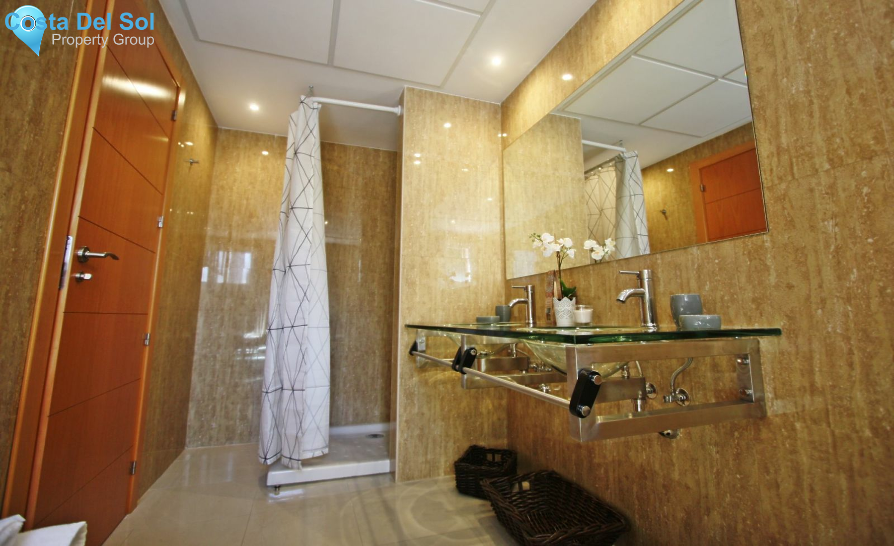 Middle Floor Apartment in Estepona-1192633