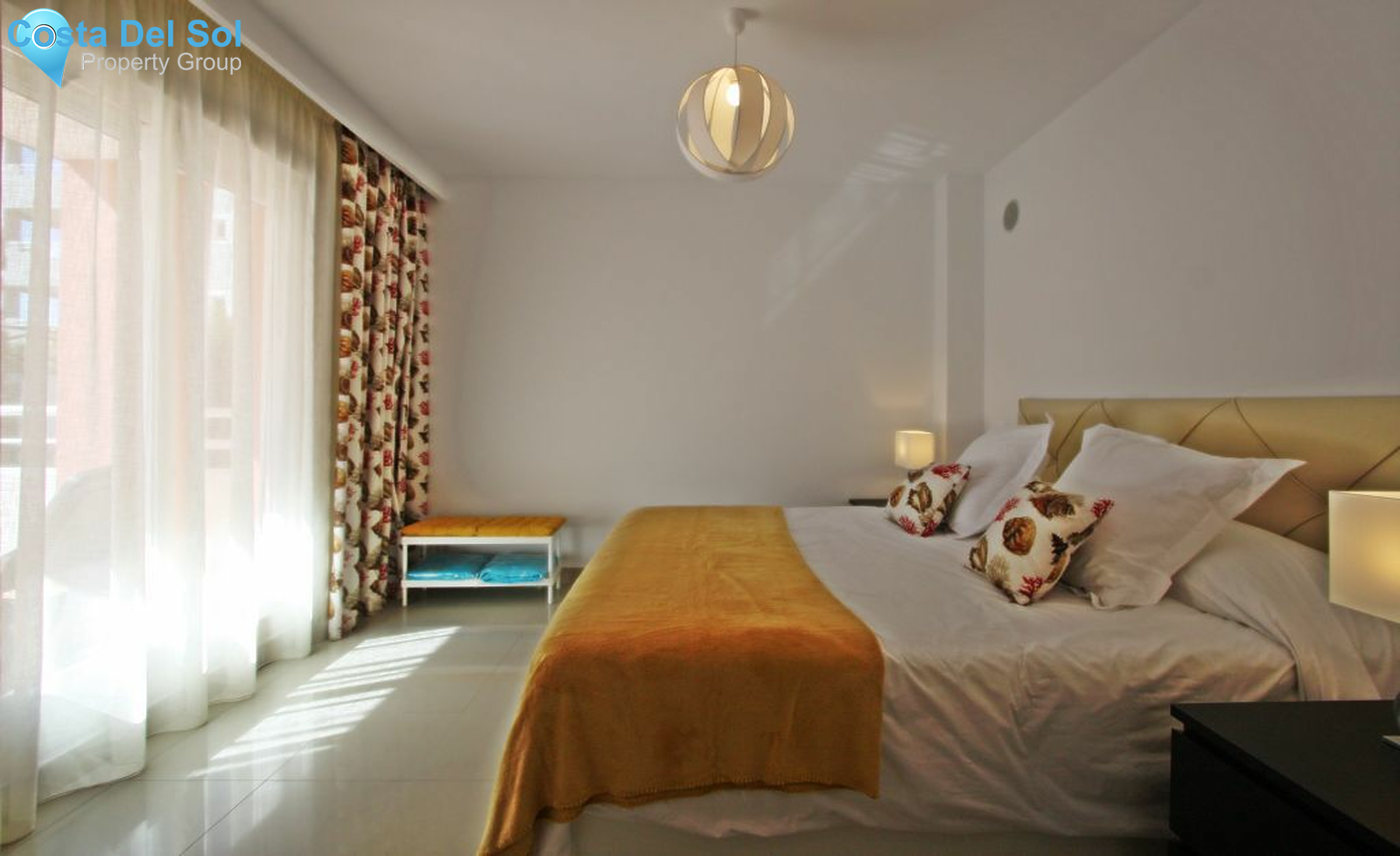 Middle Floor Apartment in Estepona-1192623