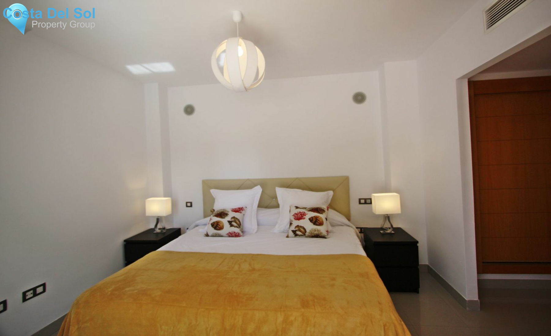 Middle Floor Apartment in Estepona-1192624