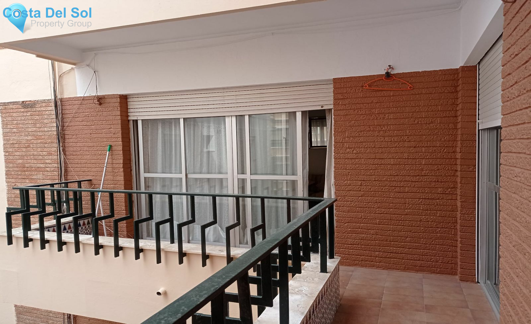 Middle Floor Apartment in Estepona-1209163