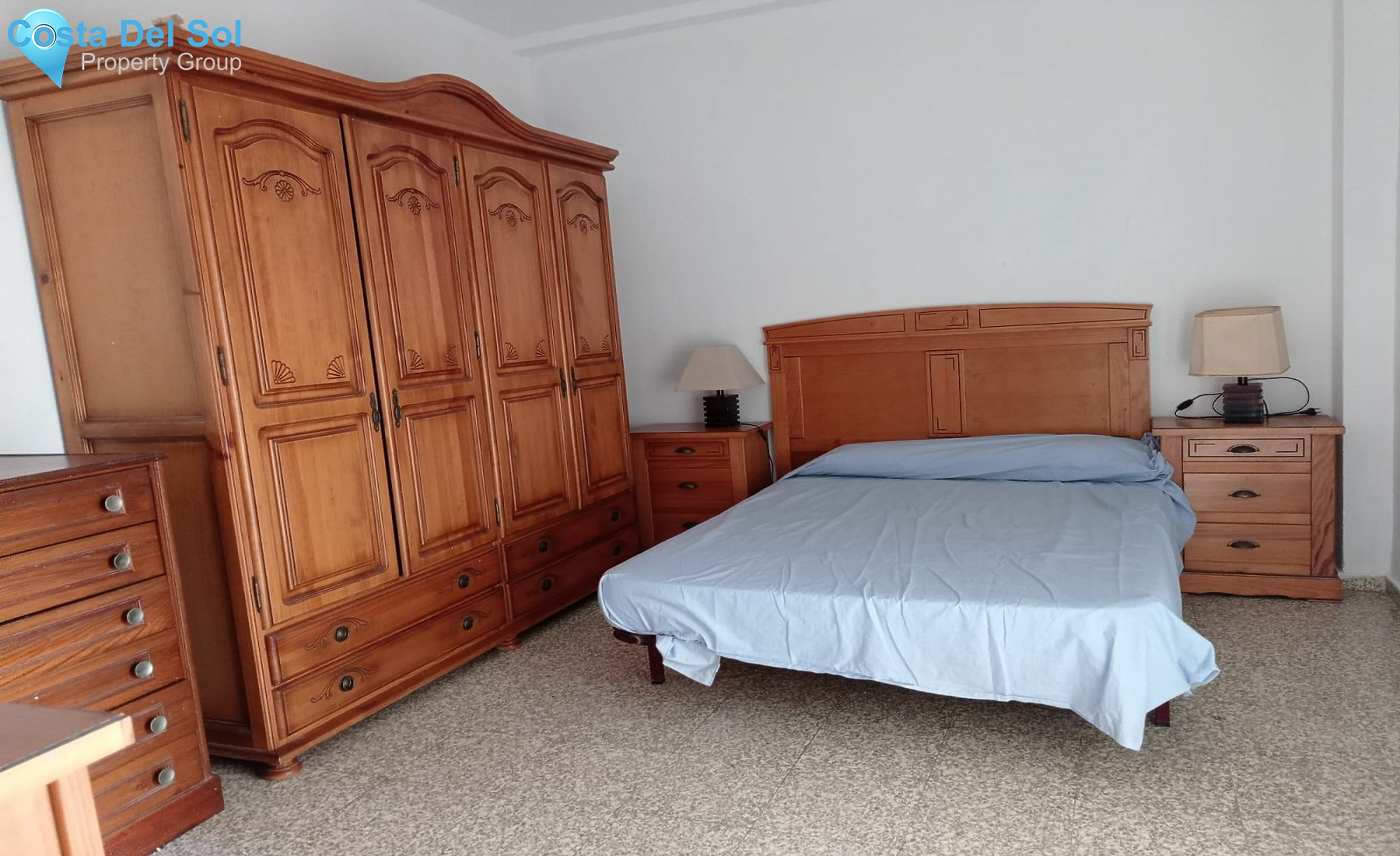 Middle Floor Apartment in Estepona-1209164