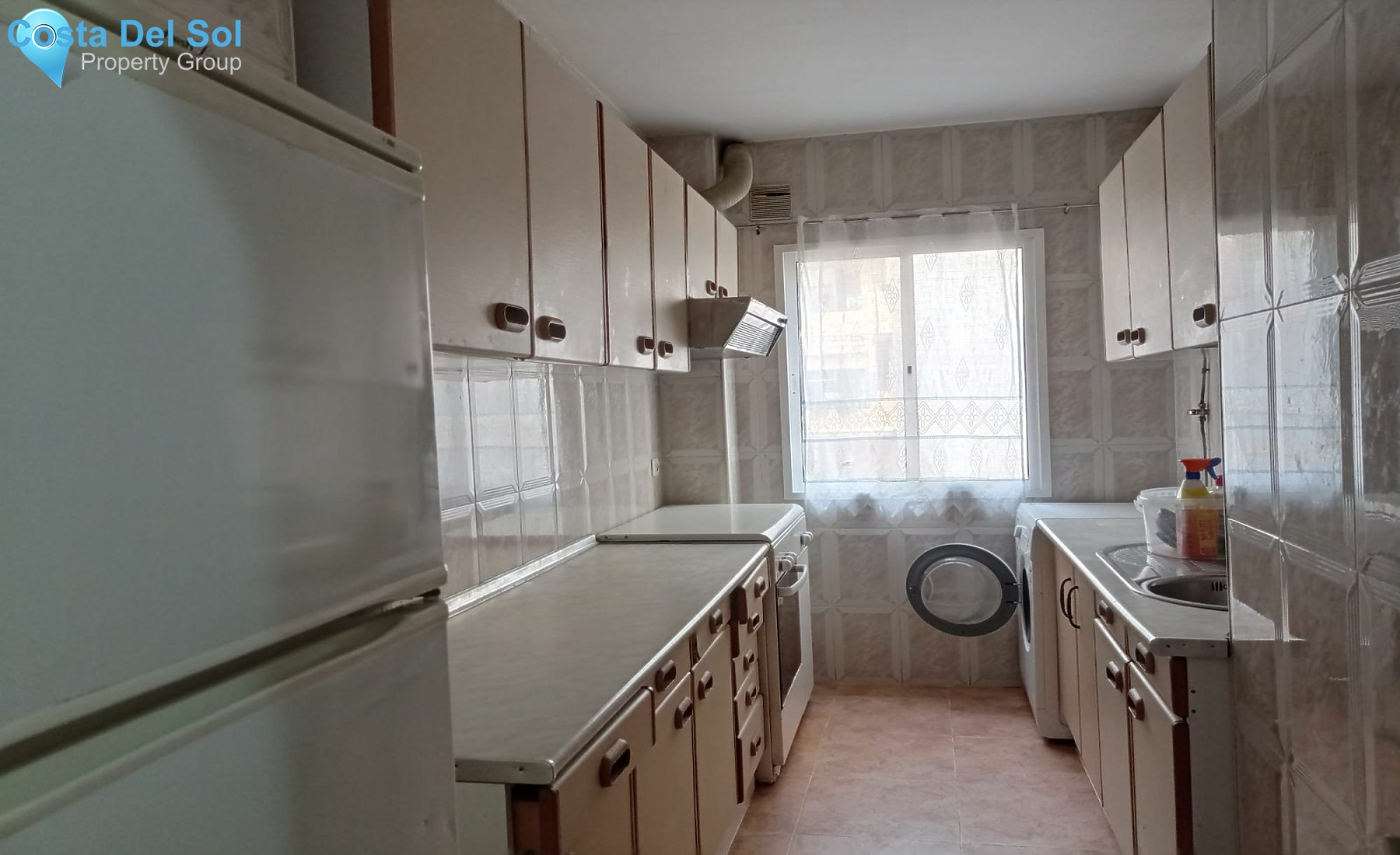 Middle Floor Apartment in Estepona-1209165