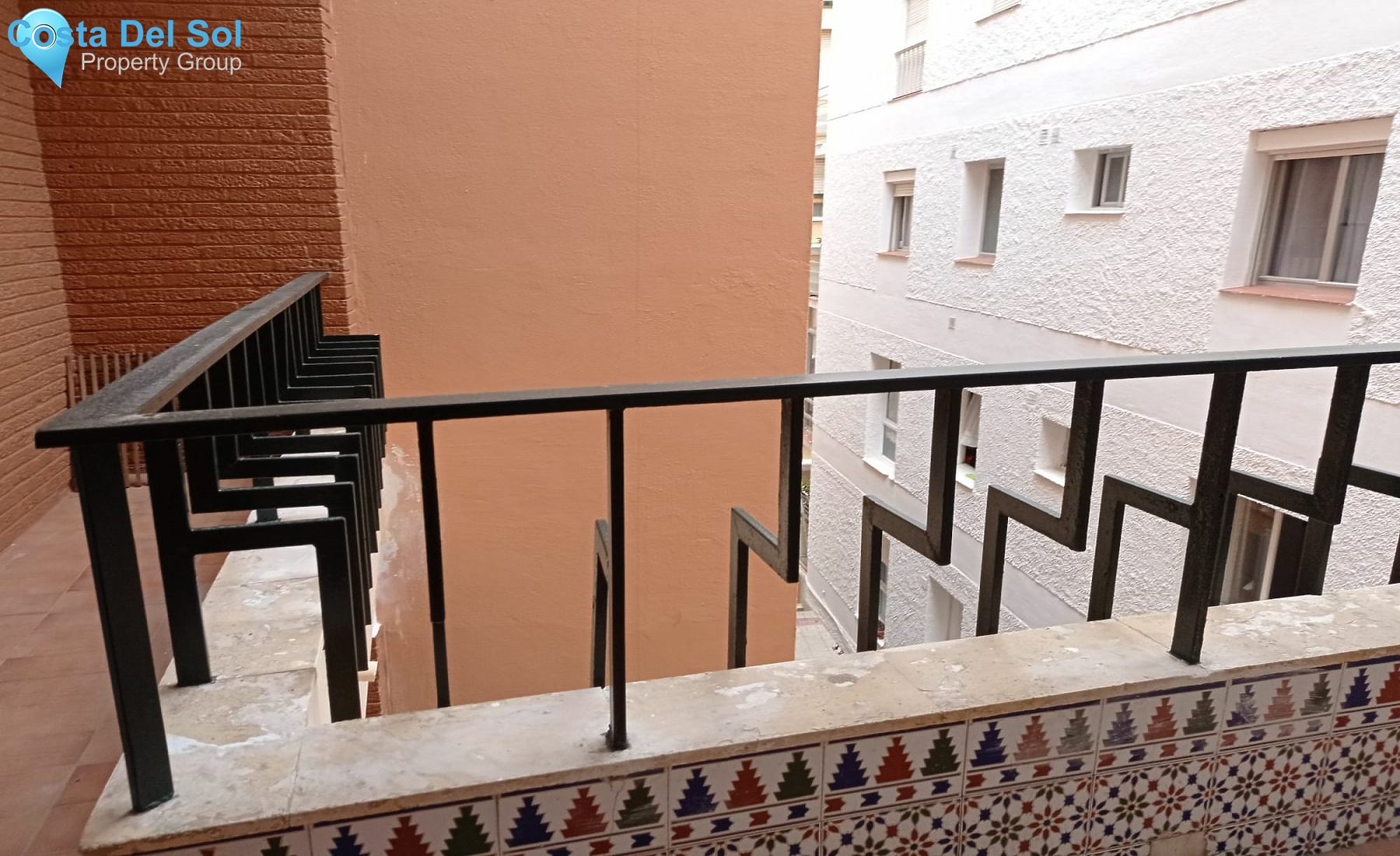 Middle Floor Apartment in Estepona-1209170