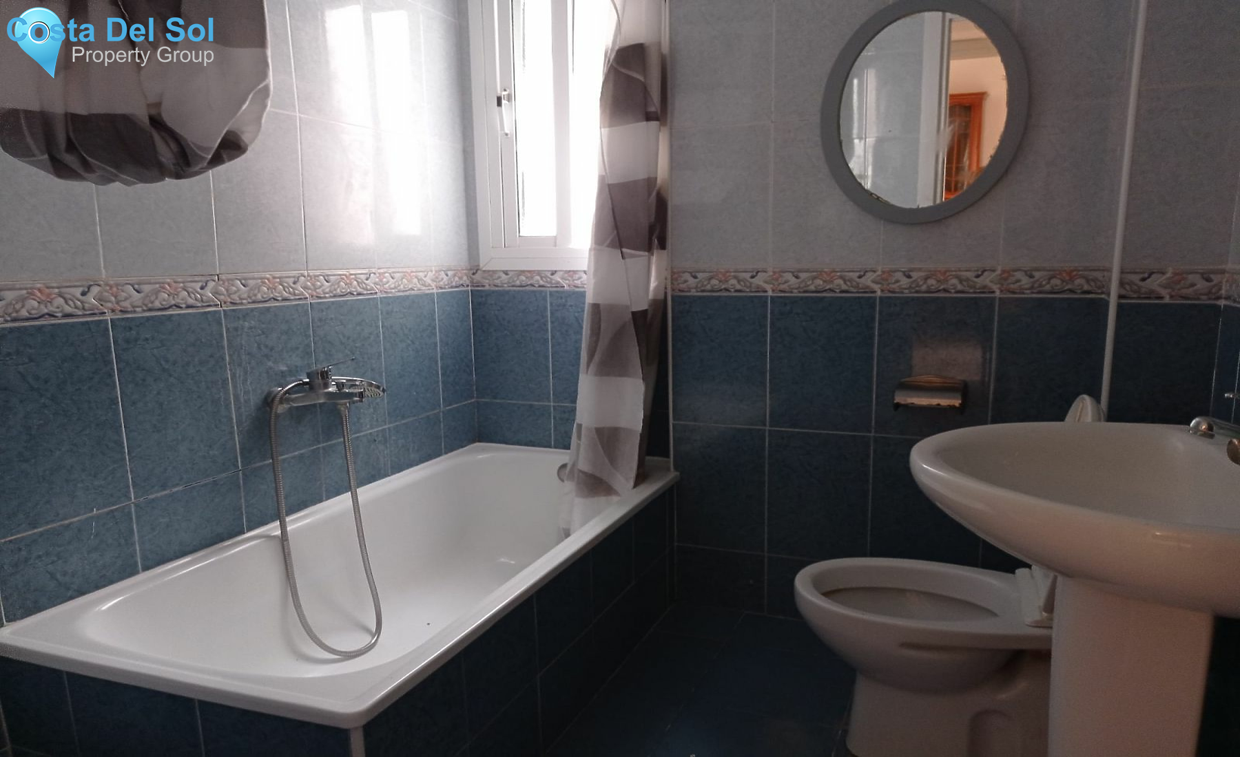 Middle Floor Apartment in Estepona-1209155