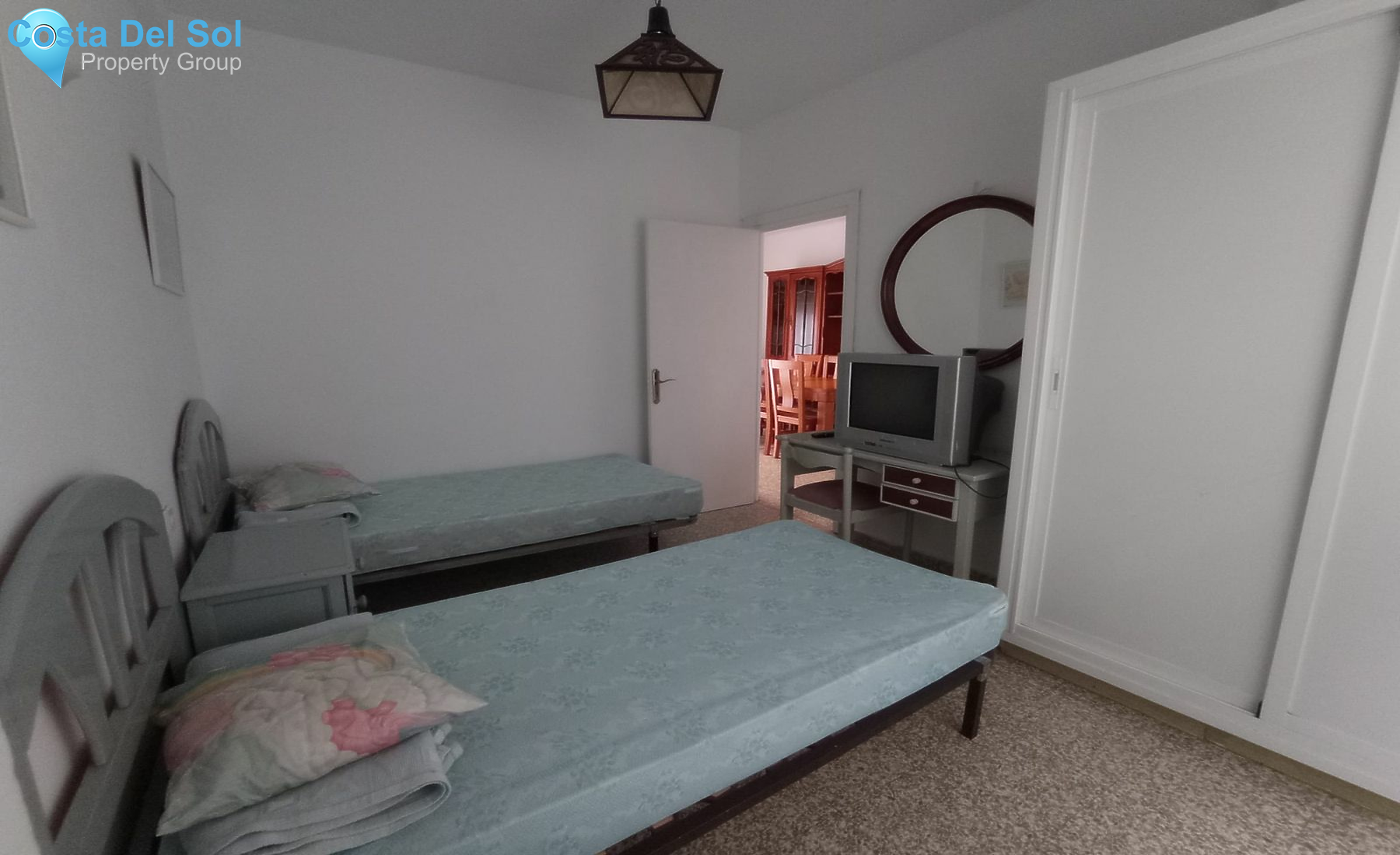 Middle Floor Apartment in Estepona-1209157