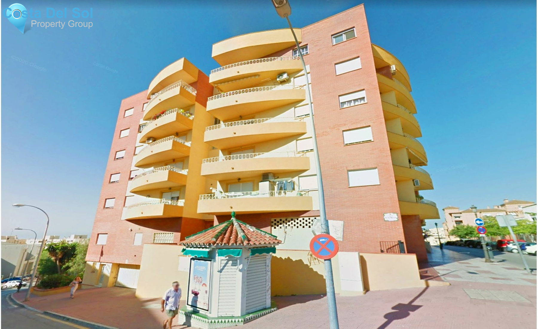 Middle Floor Apartment in Estepona-1212084