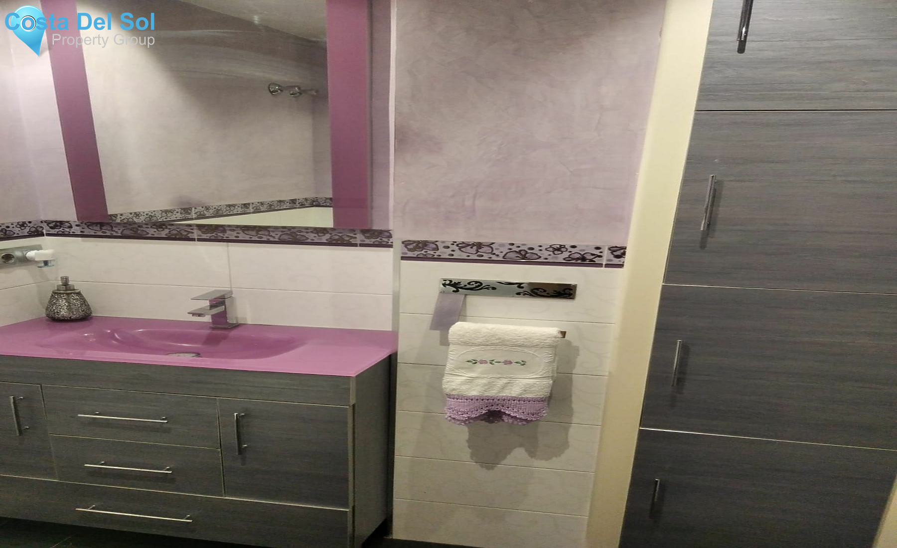 Middle Floor Apartment in Estepona-1212100