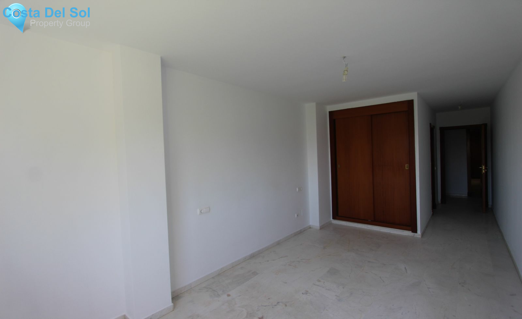Middle Floor Apartment in Estepona-1214513