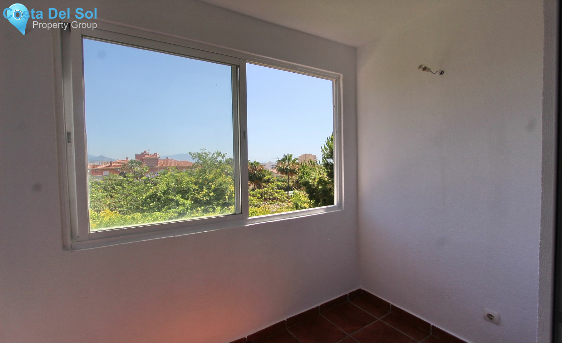 Middle Floor Apartment in Estepona-1214504