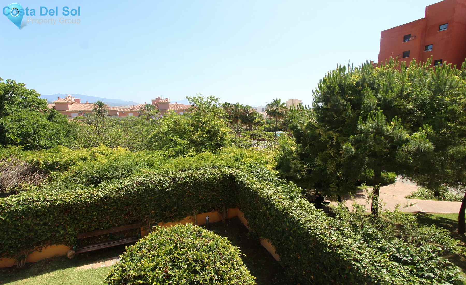 Middle Floor Apartment in Estepona-1214506