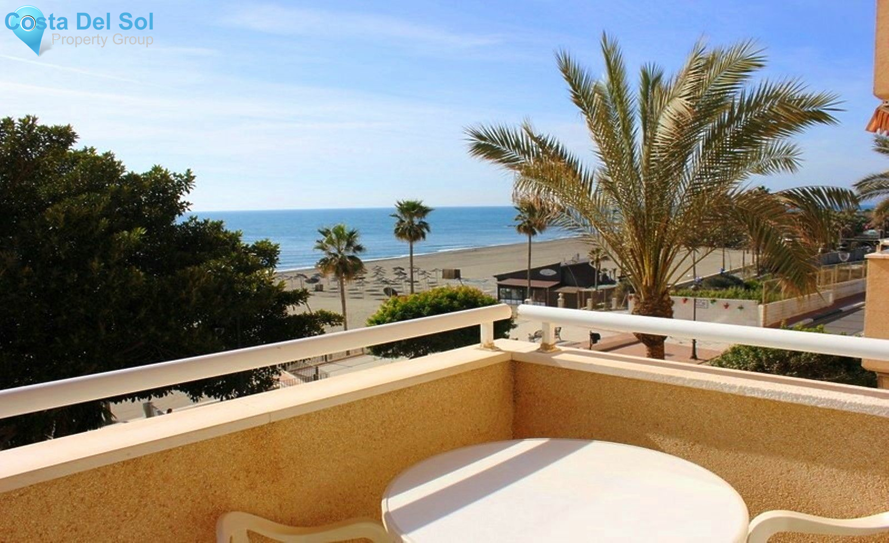 Middle Floor Apartment in Estepona-1216191