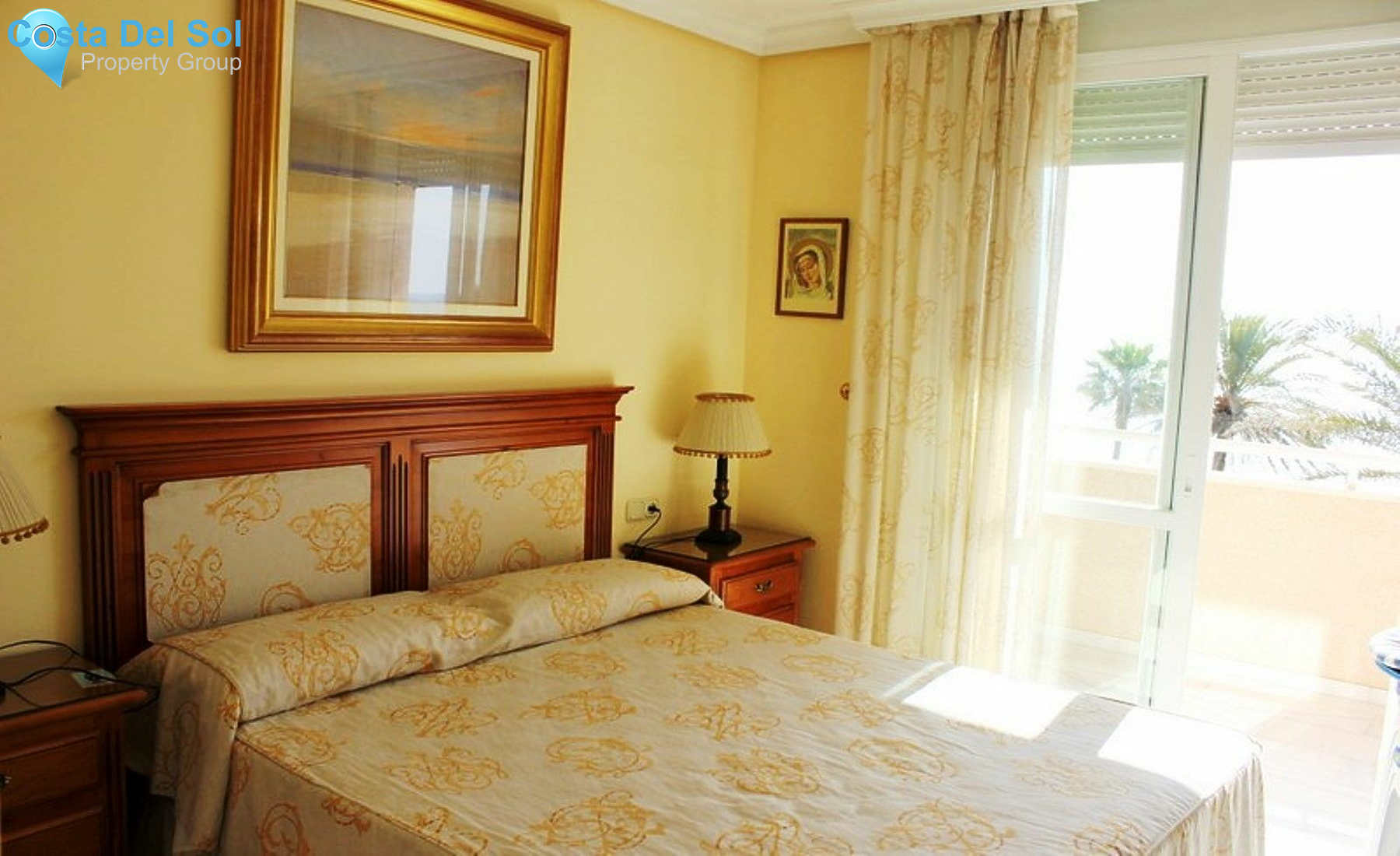 Middle Floor Apartment in Estepona-1216201