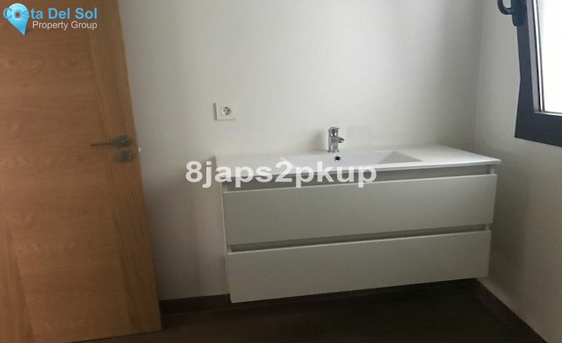 Middle Floor Apartment in Estepona-1225264