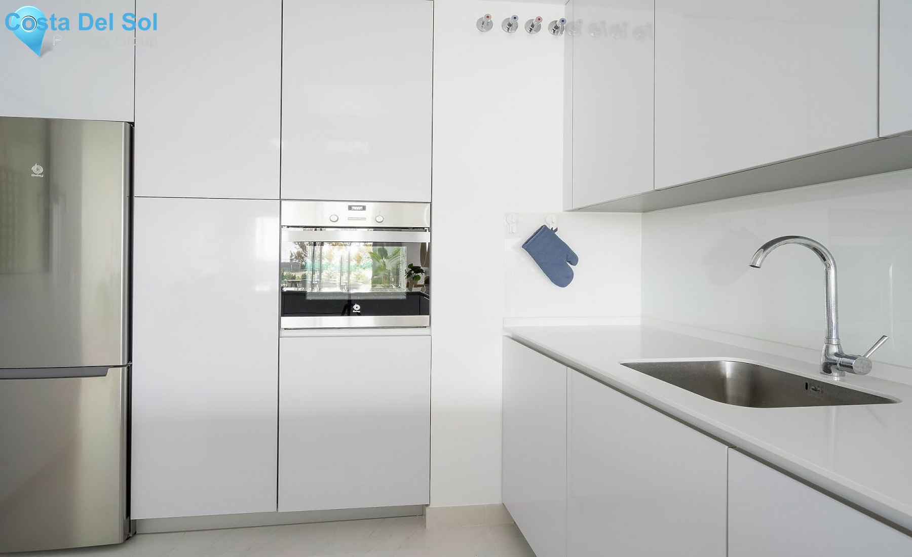 Middle Floor Apartment in Estepona-1388276
