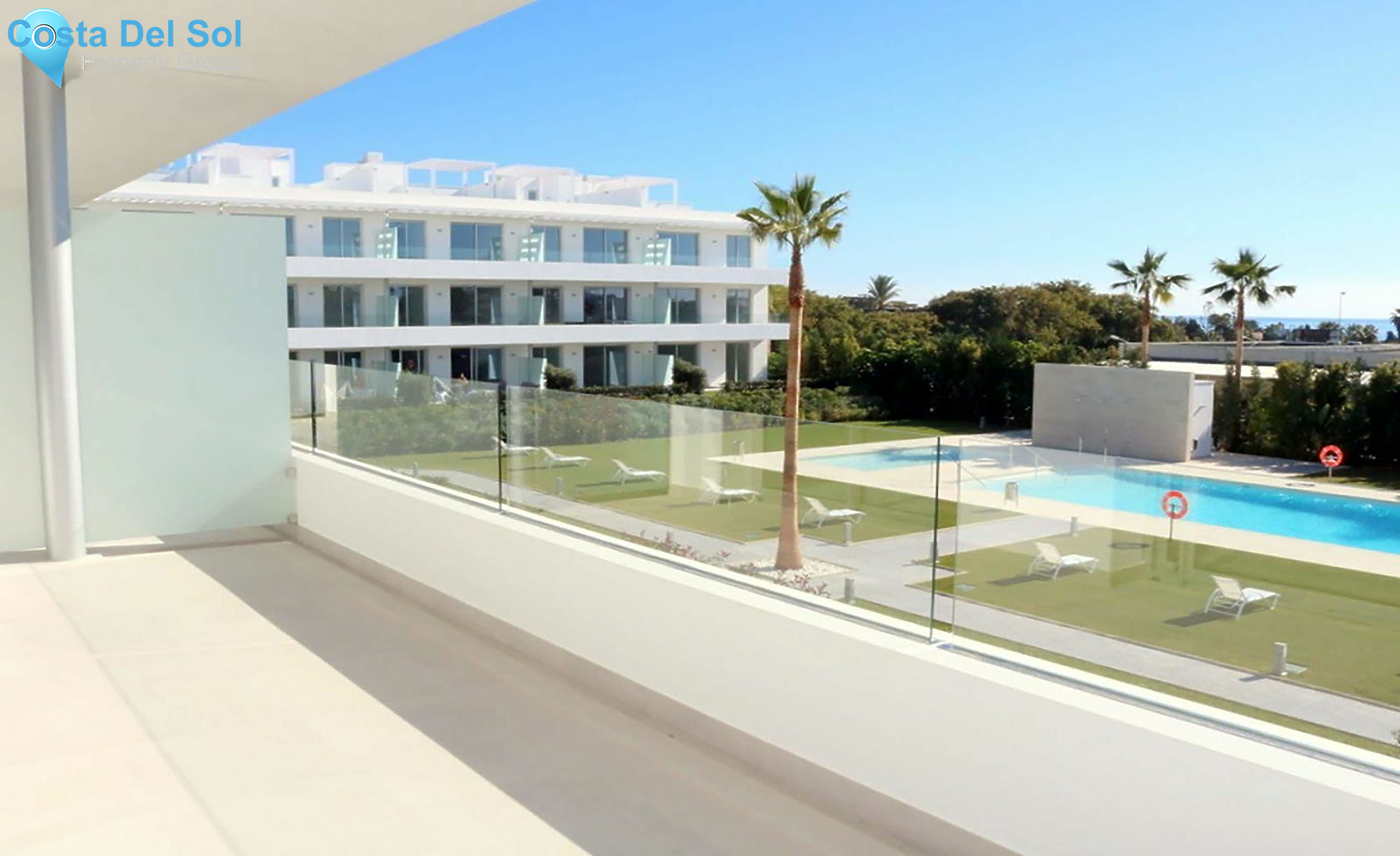 Middle Floor Apartment in Estepona-1388279