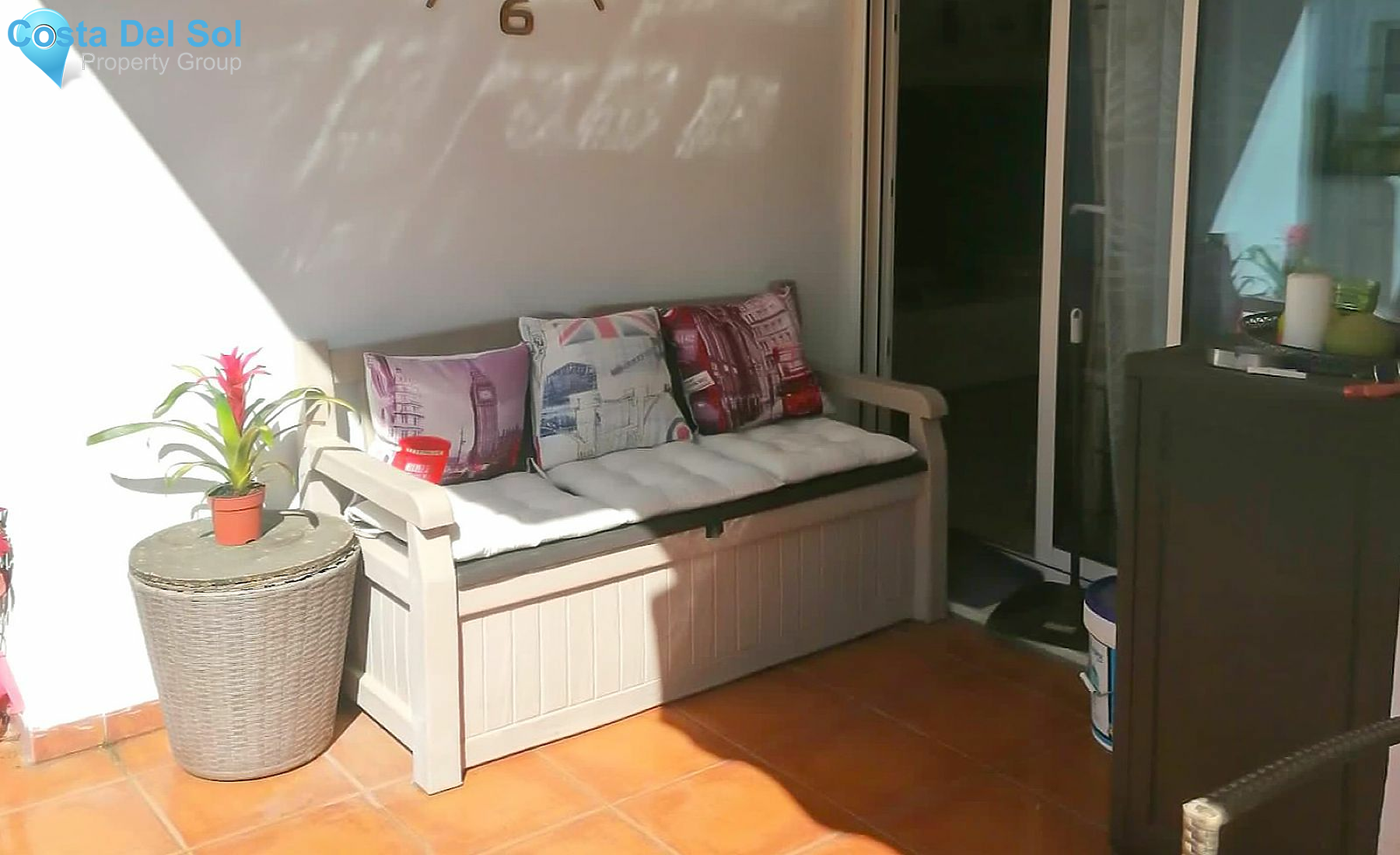Middle Floor Apartment in Estepona-1389088