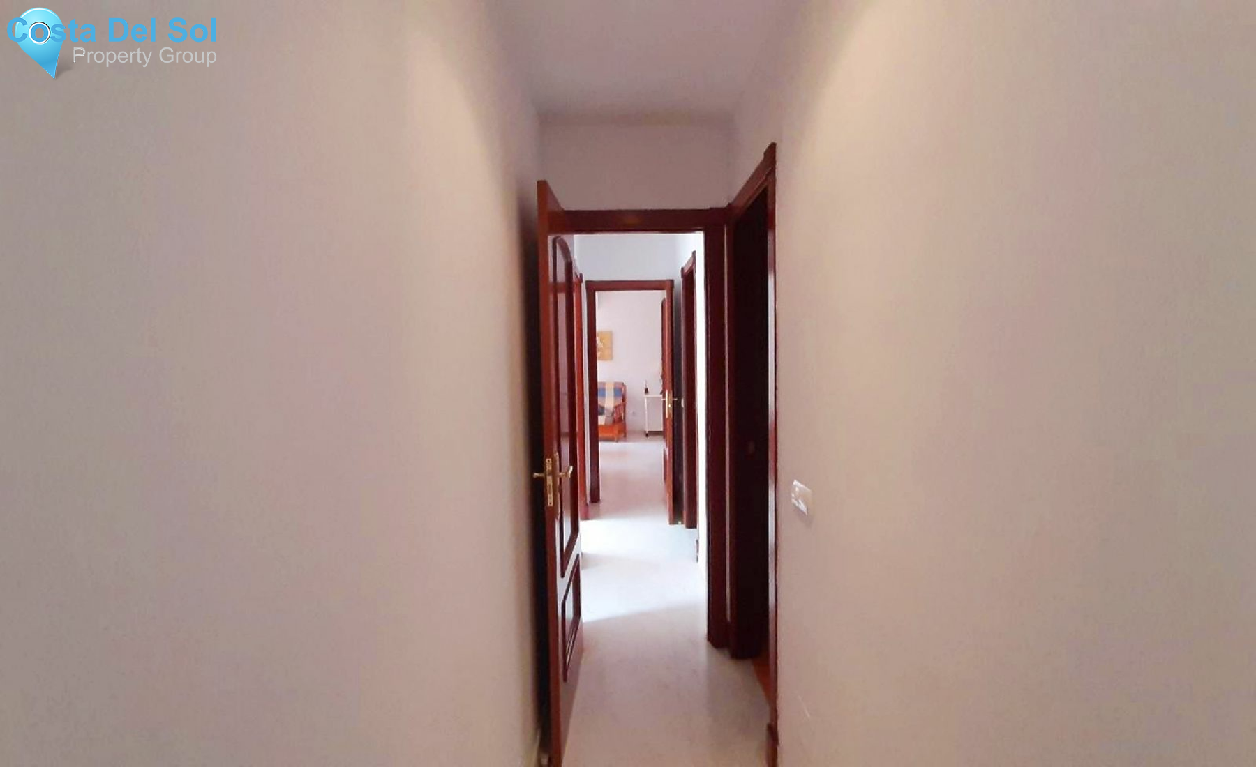 Middle Floor Apartment in Estepona-1389556