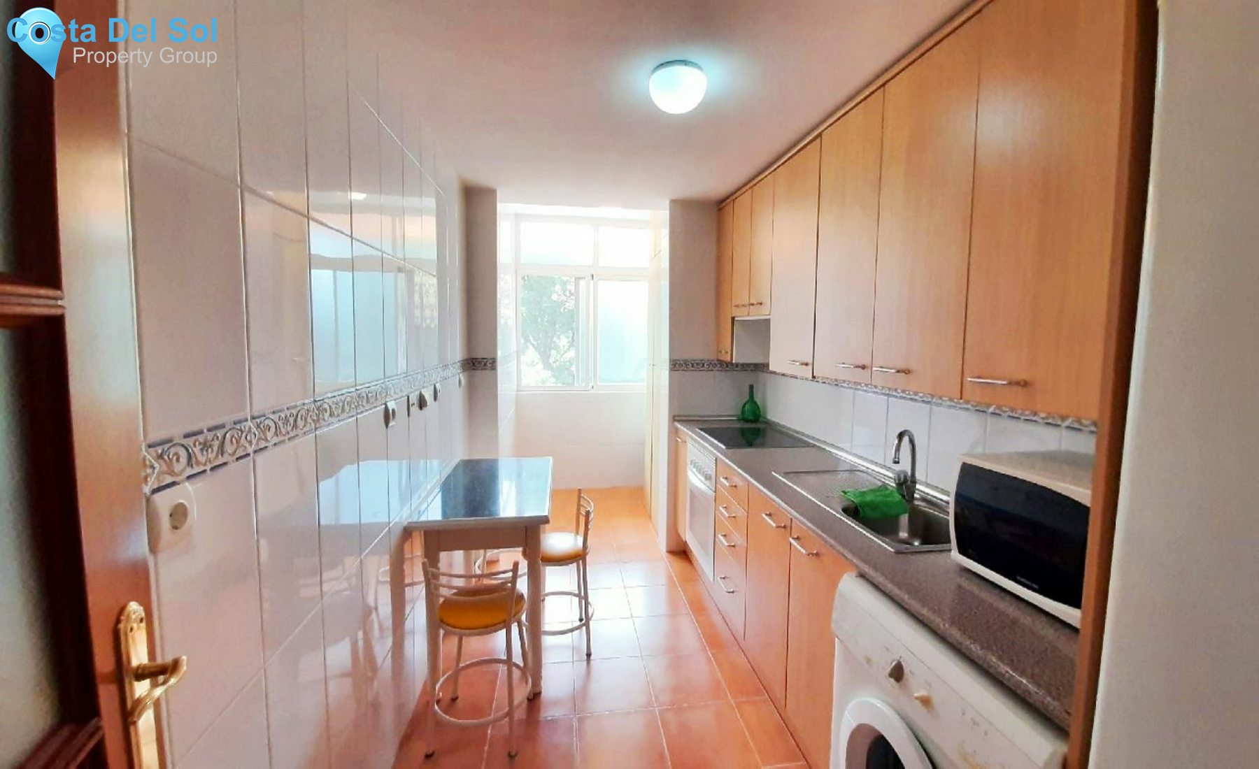 Middle Floor Apartment in Estepona-1389557