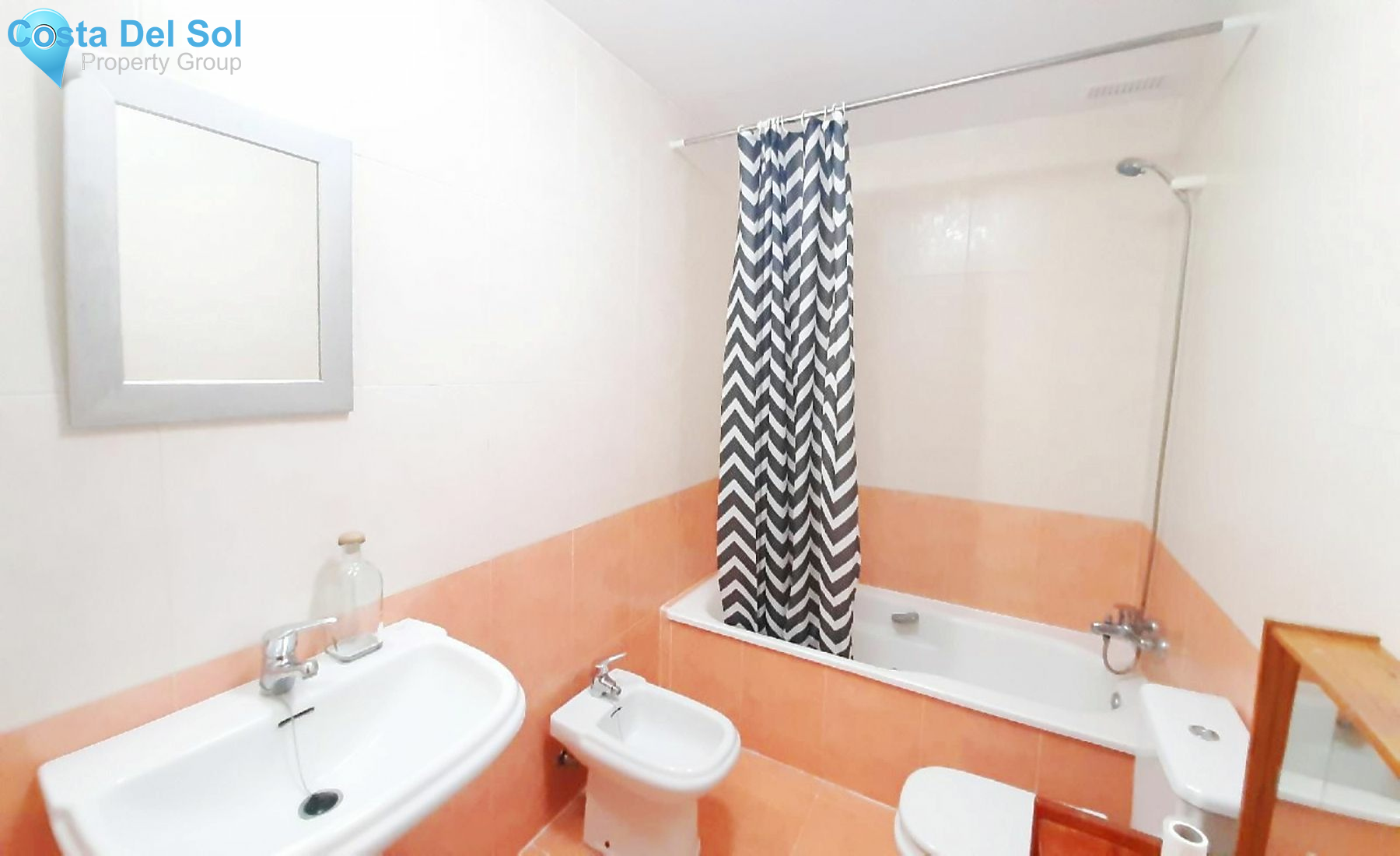 Middle Floor Apartment in Estepona-1389547