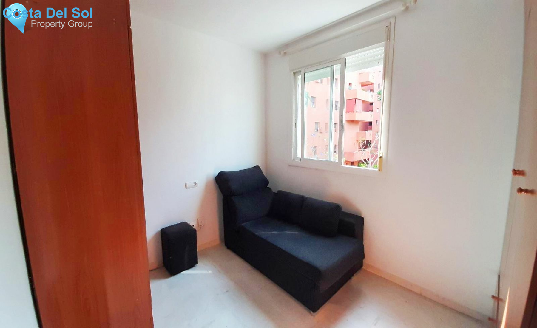 Middle Floor Apartment in Estepona-1389548