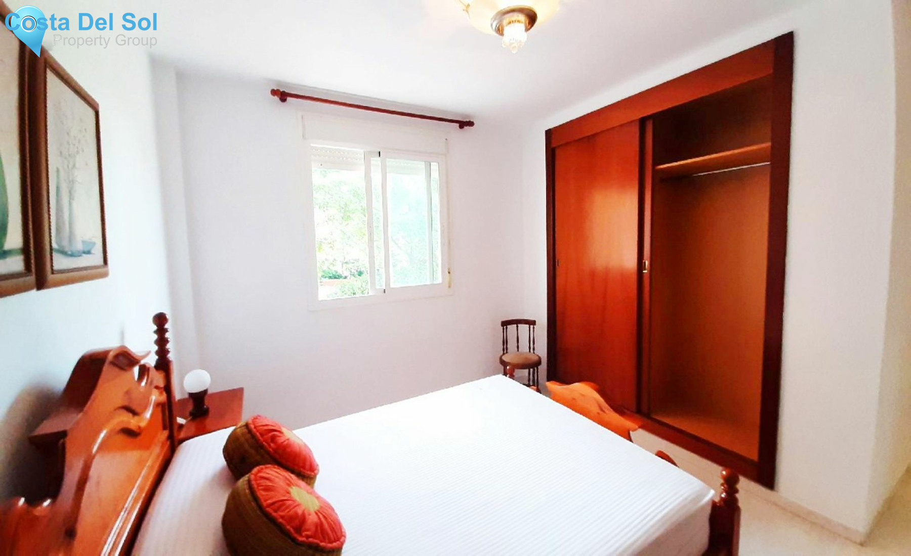 Middle Floor Apartment in Estepona-1389550