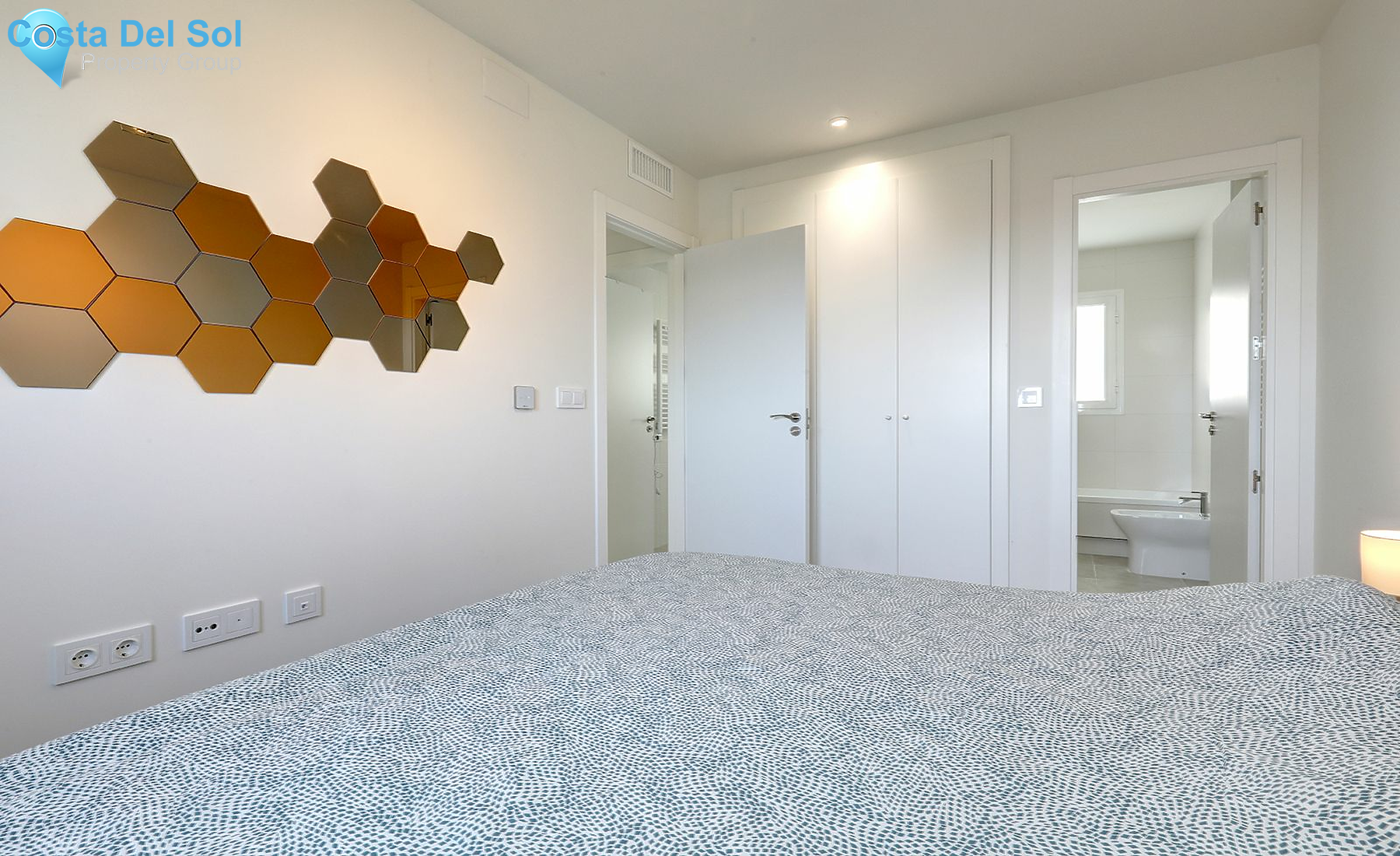 Middle Floor Apartment in Estepona-1391285