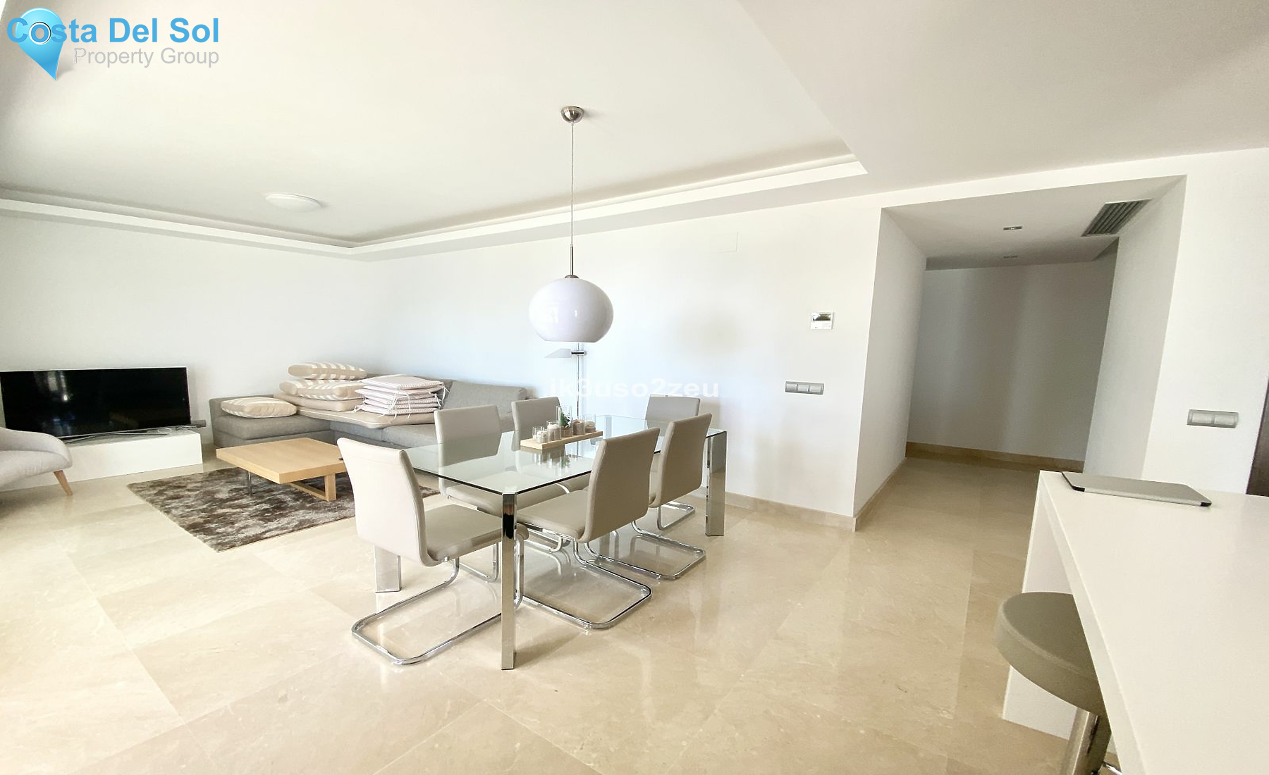 Middle Floor Apartment in Estepona-1395099