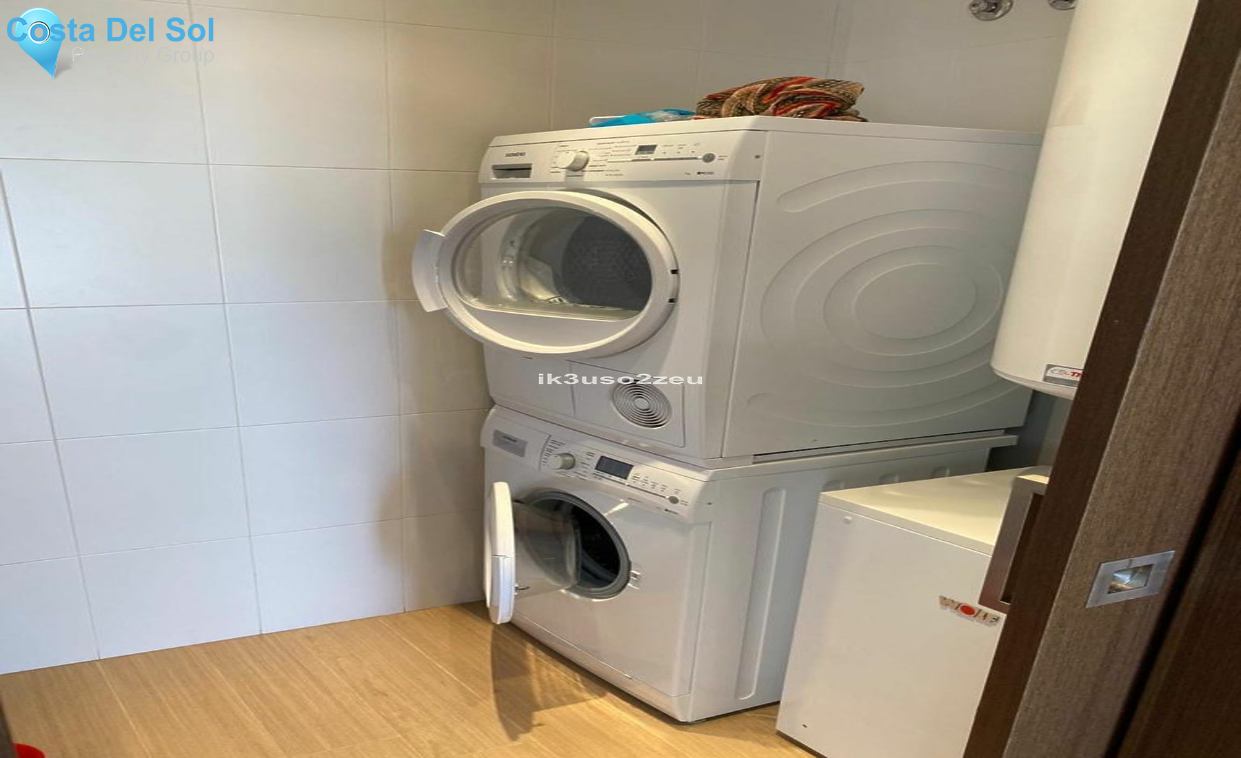 Middle Floor Apartment in Estepona-1395114