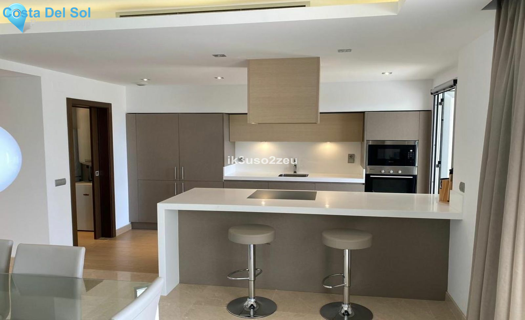 Middle Floor Apartment in Estepona-1395104
