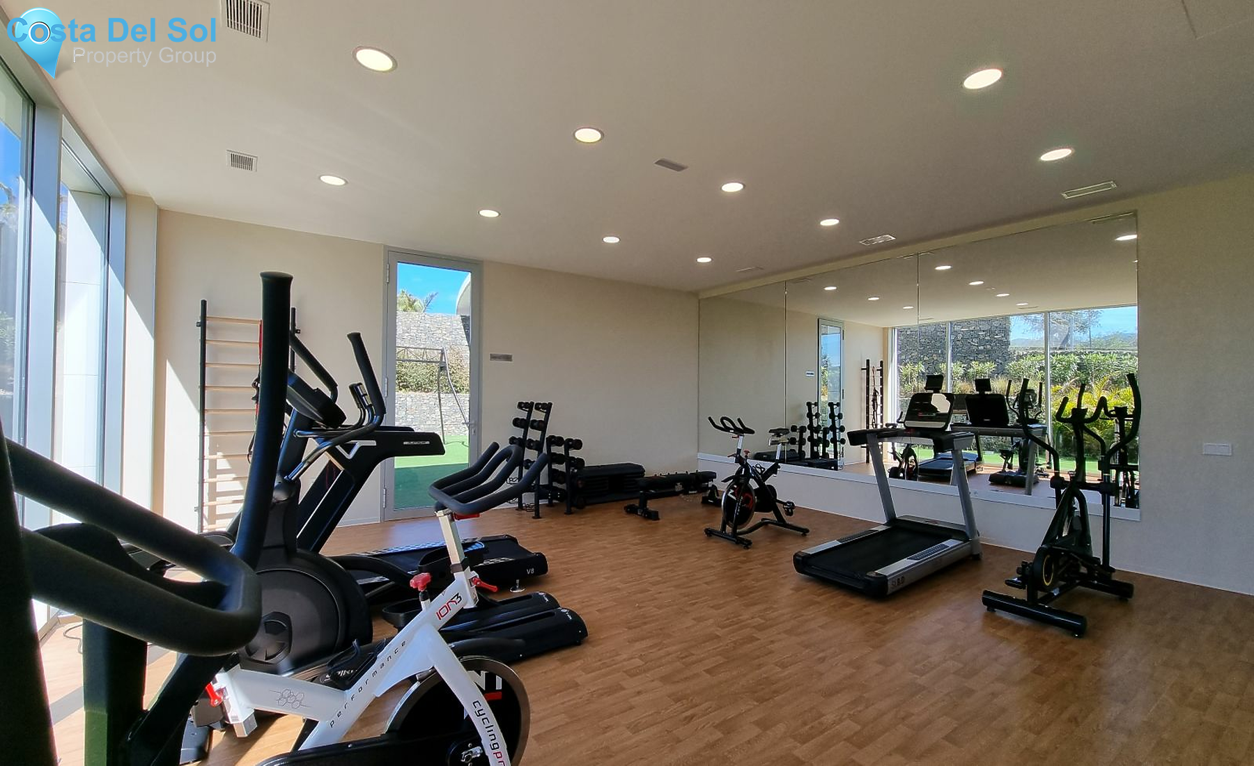 Middle Floor Apartment in Estepona-1419438