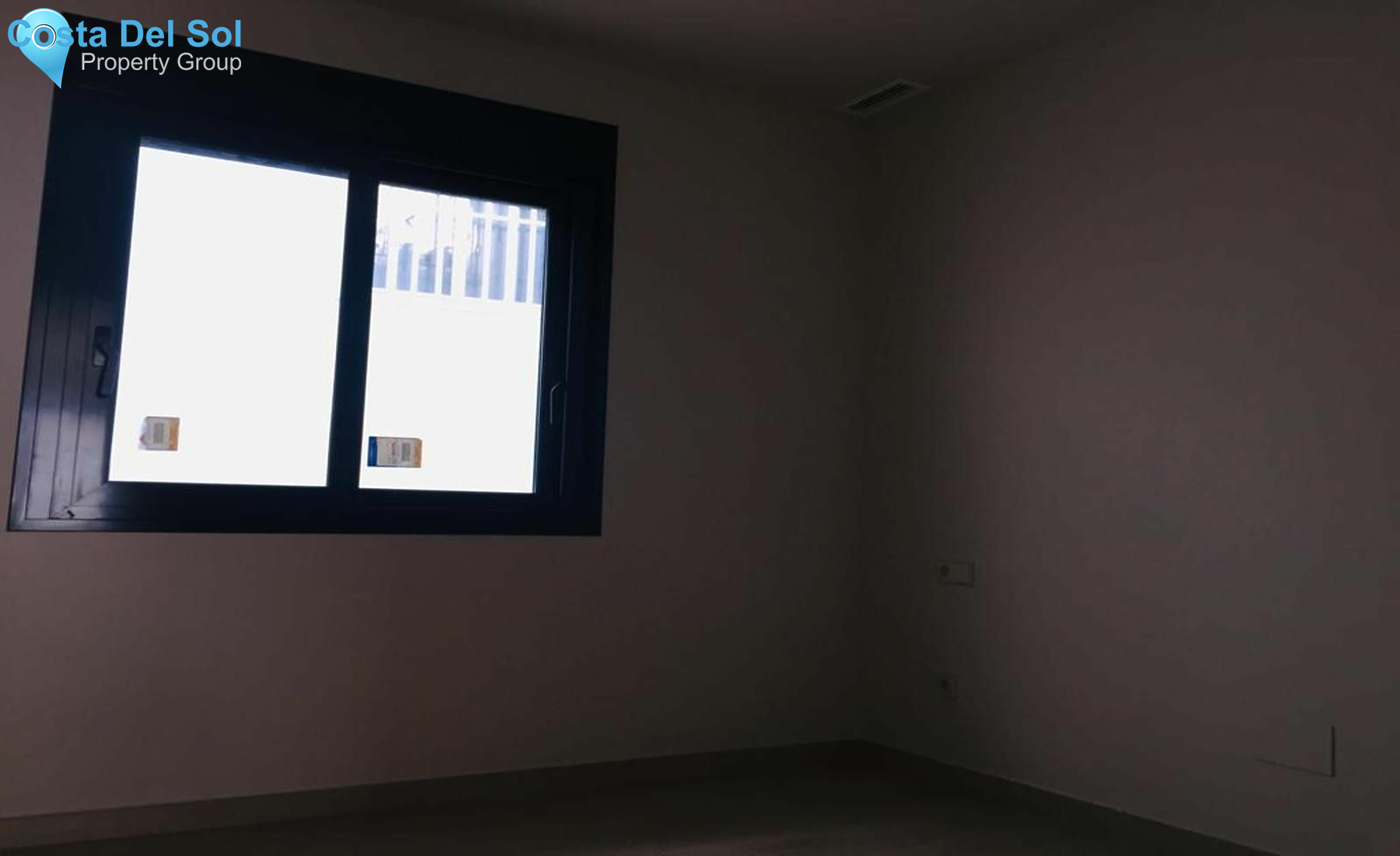 Middle Floor Apartment in Estepona-1423653