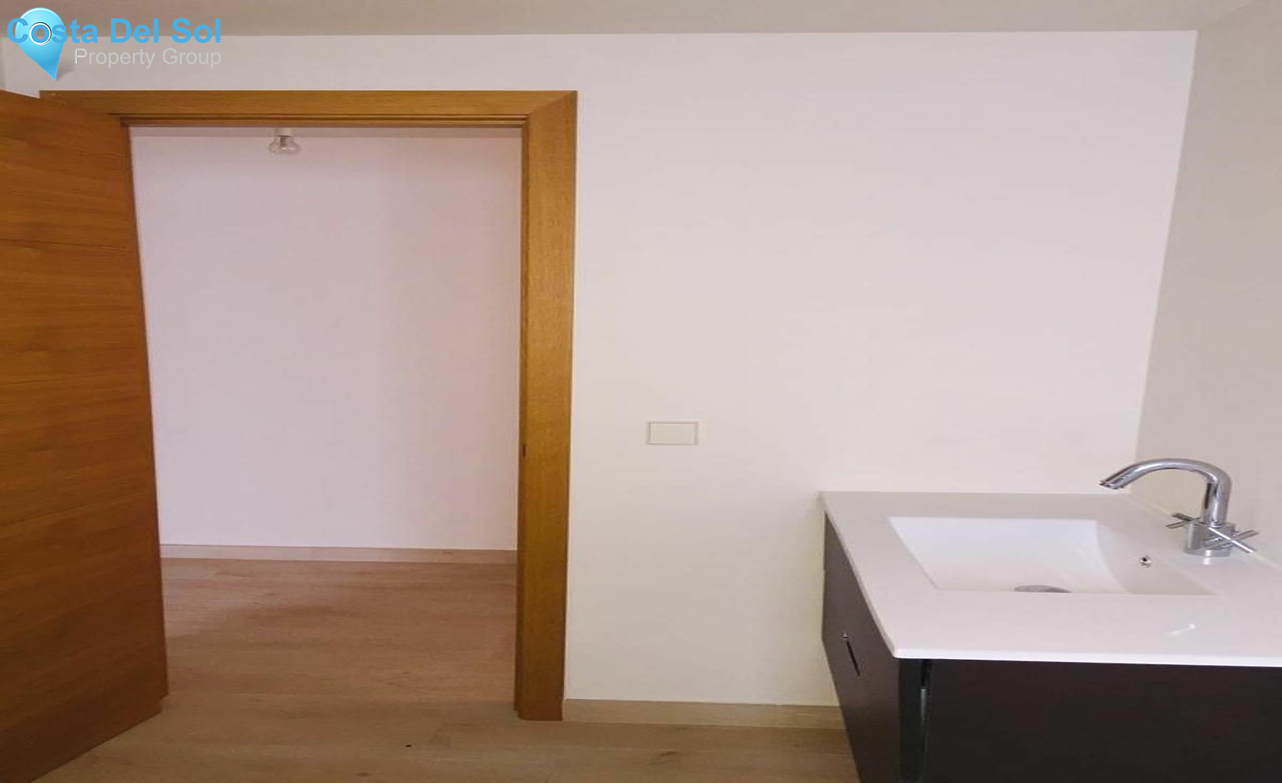 Middle Floor Apartment in Estepona-1423659