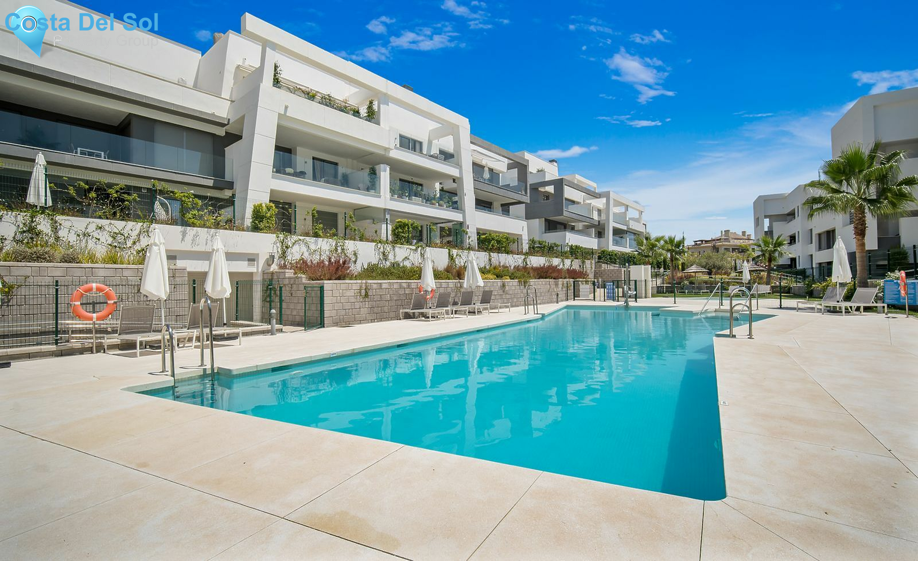 Middle Floor Apartment in Estepona