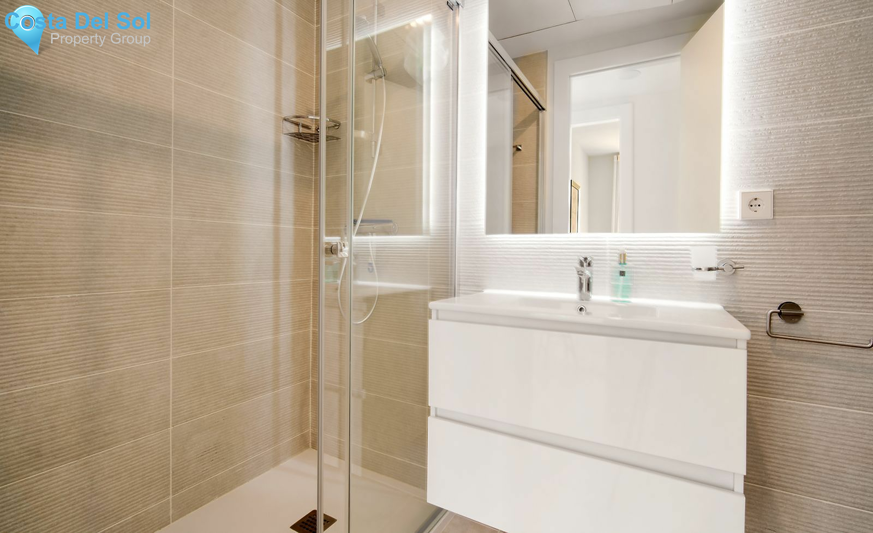 Middle Floor Apartment in Estepona-1428178