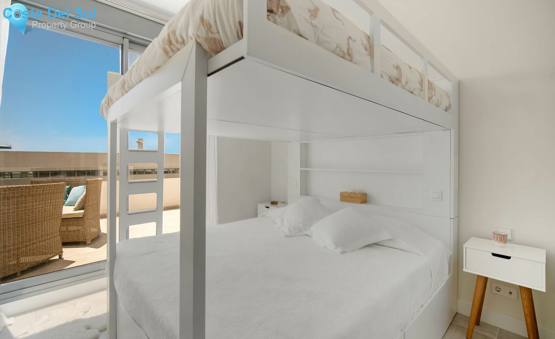 Middle Floor Apartment in Estepona-1428179