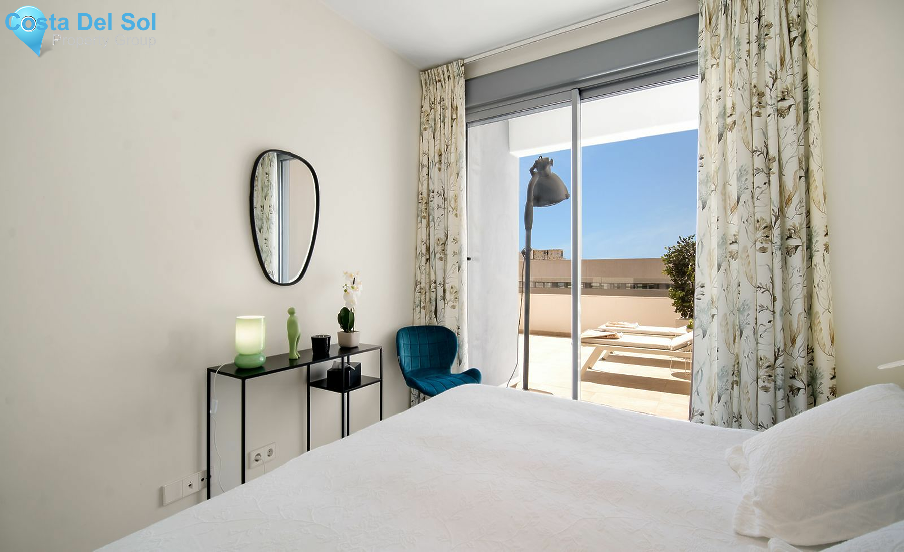 Middle Floor Apartment in Estepona-1428176