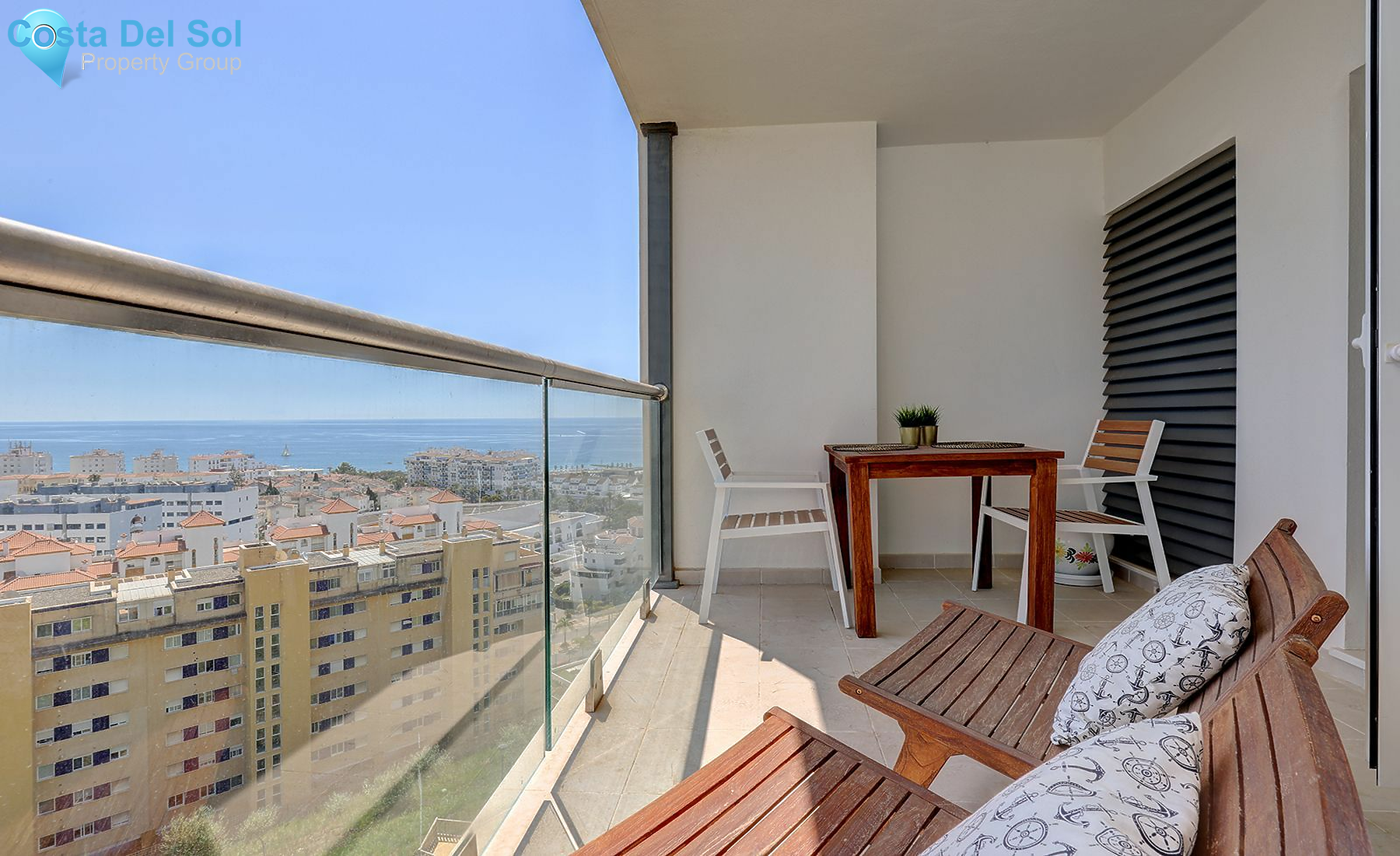 Middle Floor Apartment in Estepona