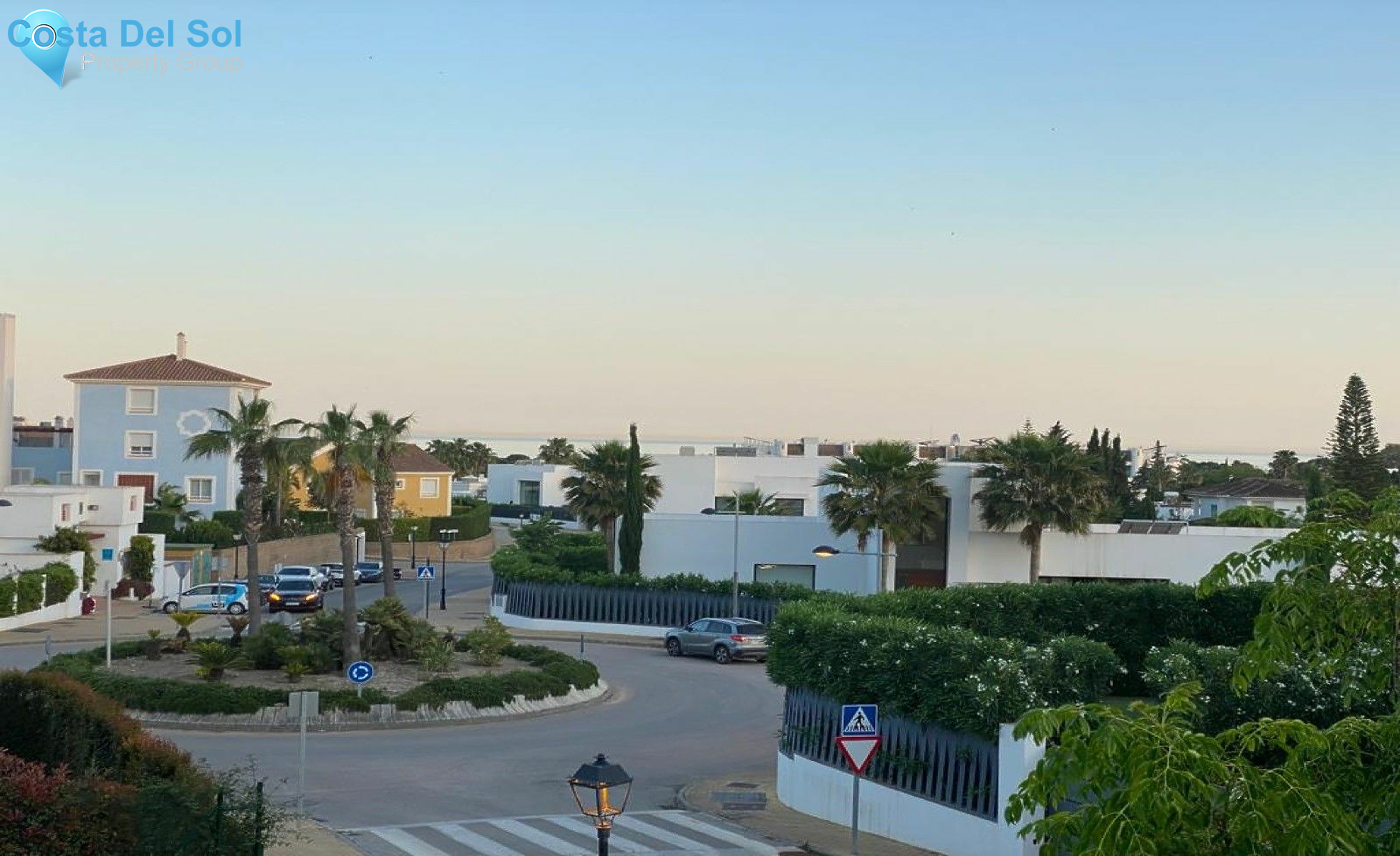 Middle Floor Apartment in Estepona-1445042