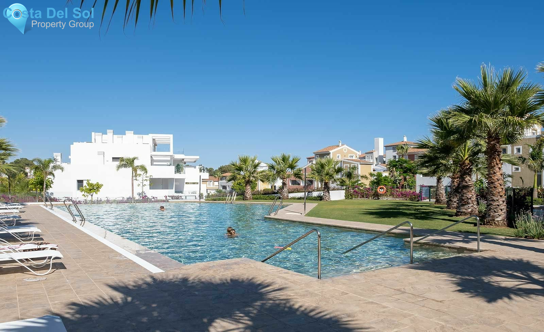 Middle Floor Apartment in Estepona-1445060