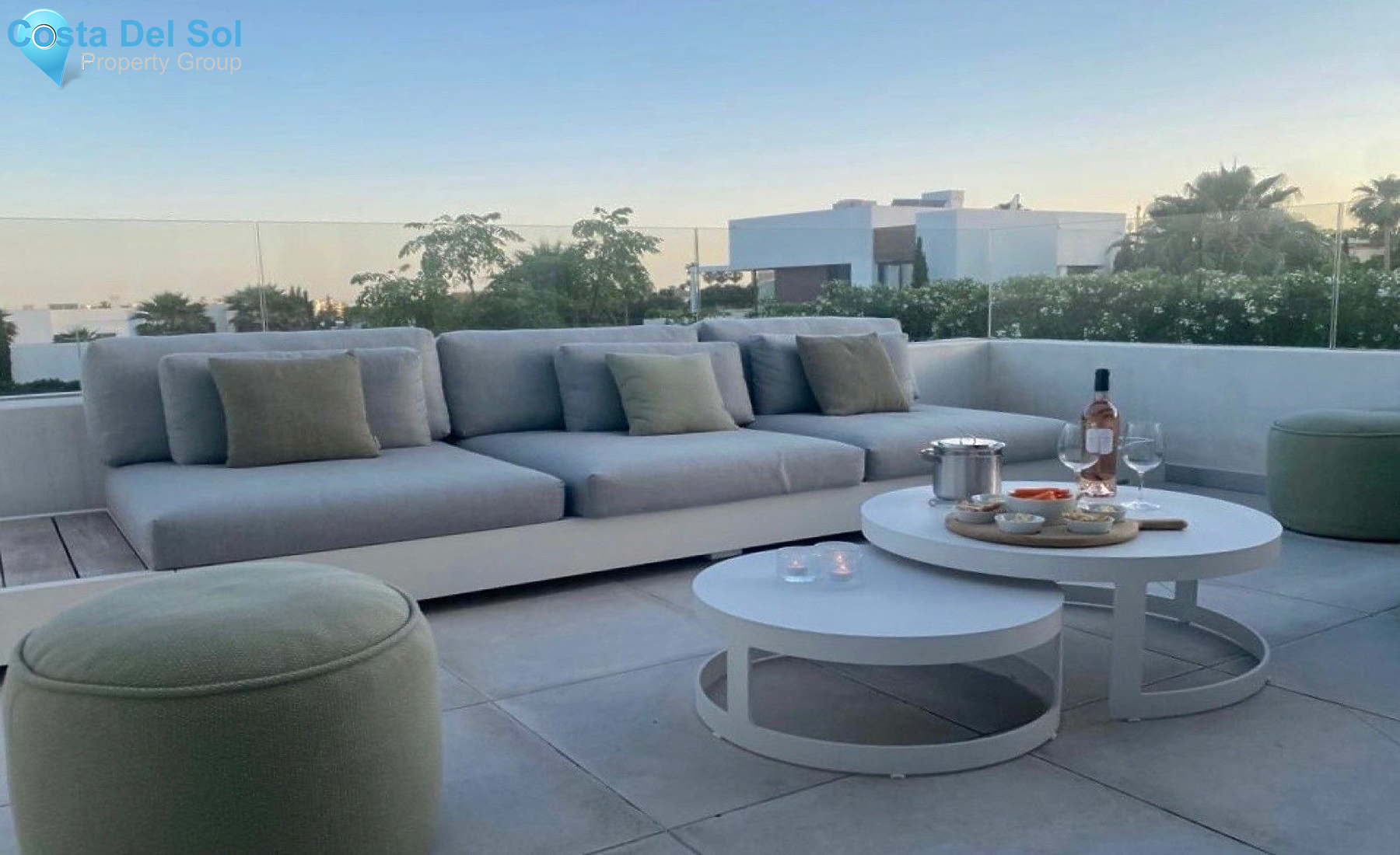 Middle Floor Apartment in Estepona-1445043