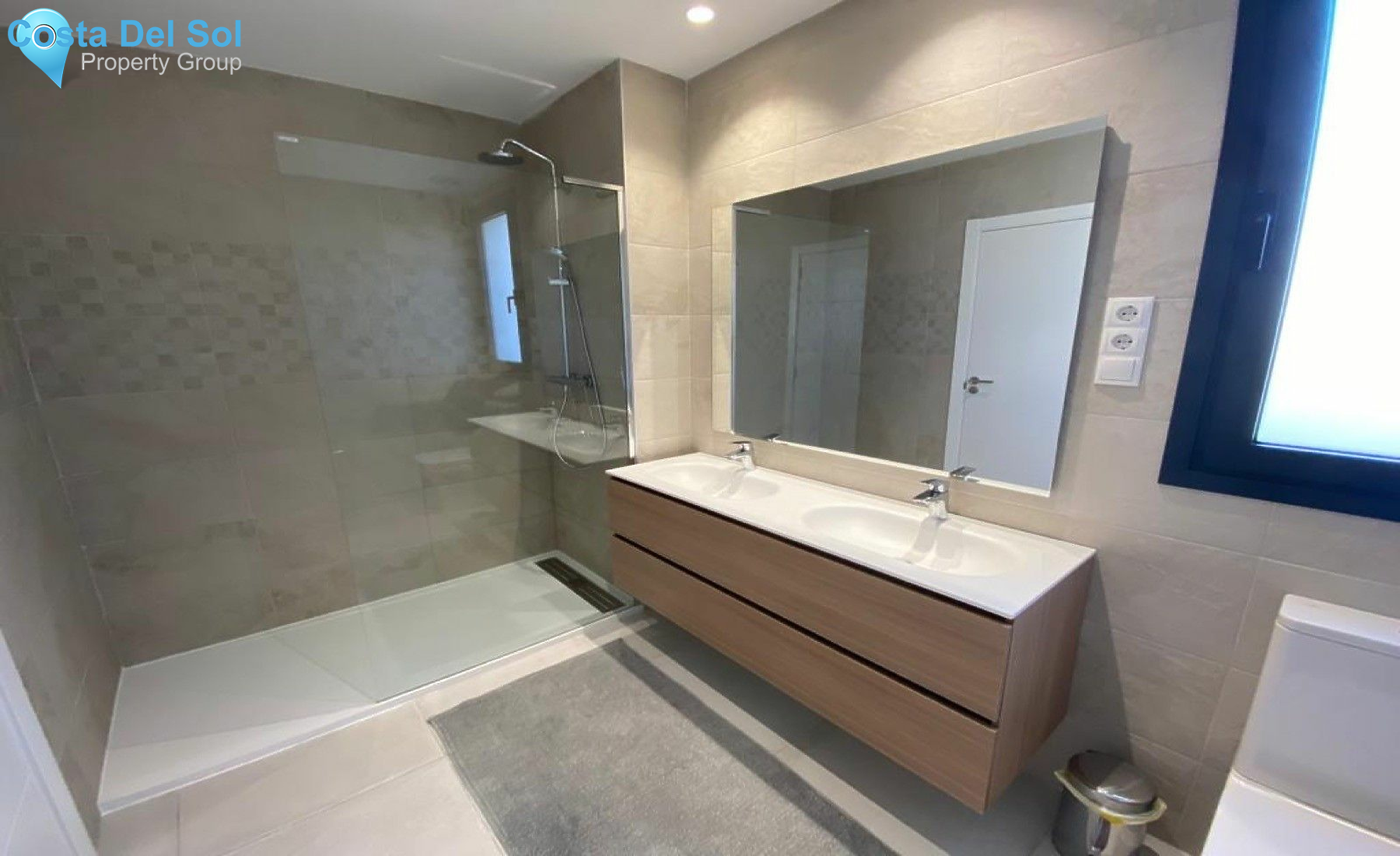 Middle Floor Apartment in Estepona-1445047